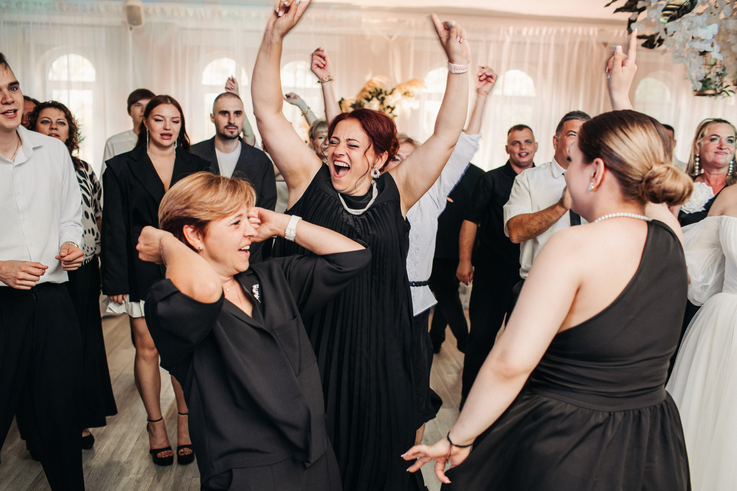 Vlad & Nadya (Saint-Petersburg, Russia). Destination wedding photographer Peter Letu