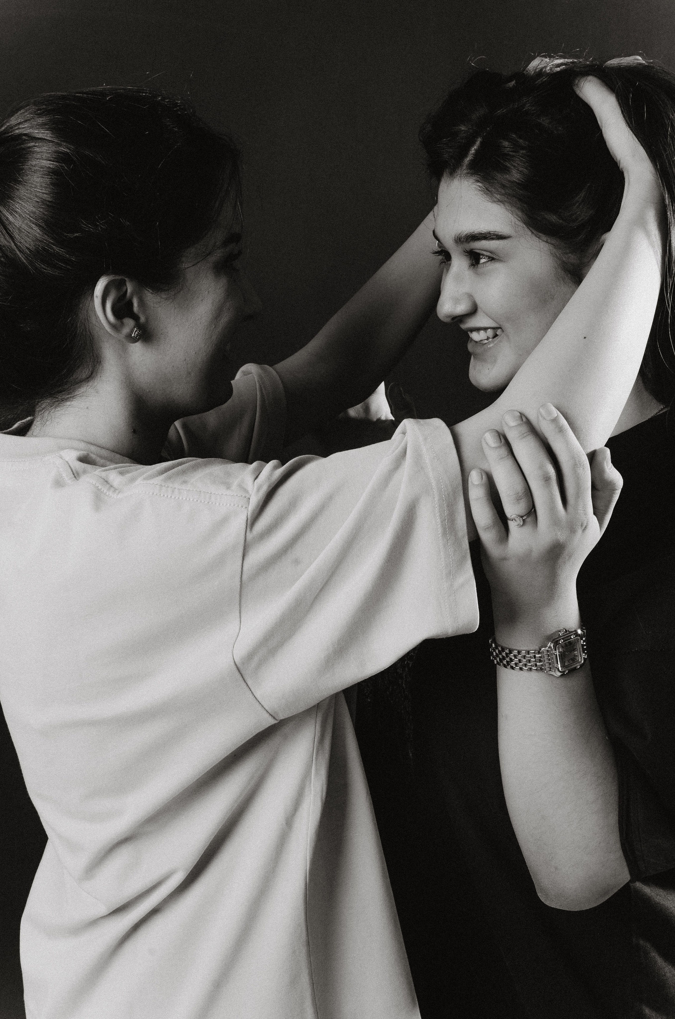 Родные сестра