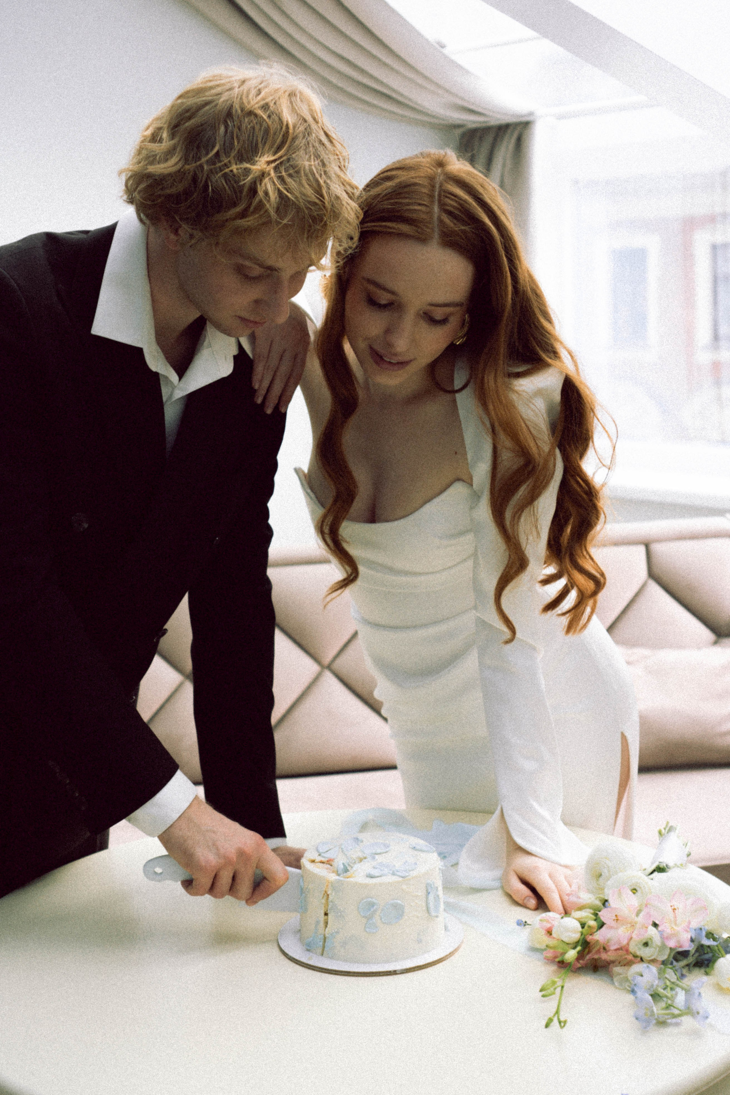 СВАДЕБНАЯ СЬЕМКА В ОТЕЛЕ. СБОРЫ ЖЕНИХА И НЕВЕСТЫ И ТАКЖЕ ТОР И ПОДГОТОВКА К ПРОГУЛКЕ. Профессиональный фотограф, Санкт-Петербург — Виктория Богомолова