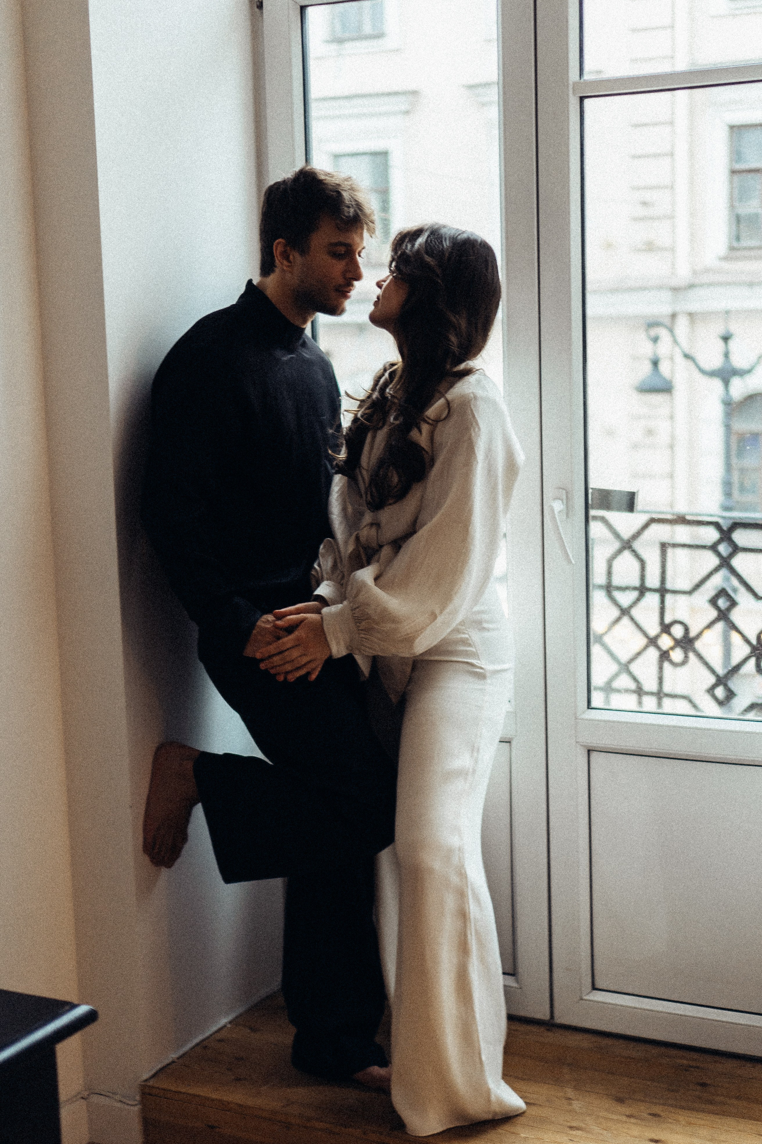 УТРО ЖЕНИХА И НЕВЕСТЫ В ПИТЕРСКОЙ КВАРТИРЕ И СЬЕМКА С СВАДЕБНЫХ ОБРАЗАХ. Профессиональный фотограф, Санкт-Петербург — Виктория Богомолова