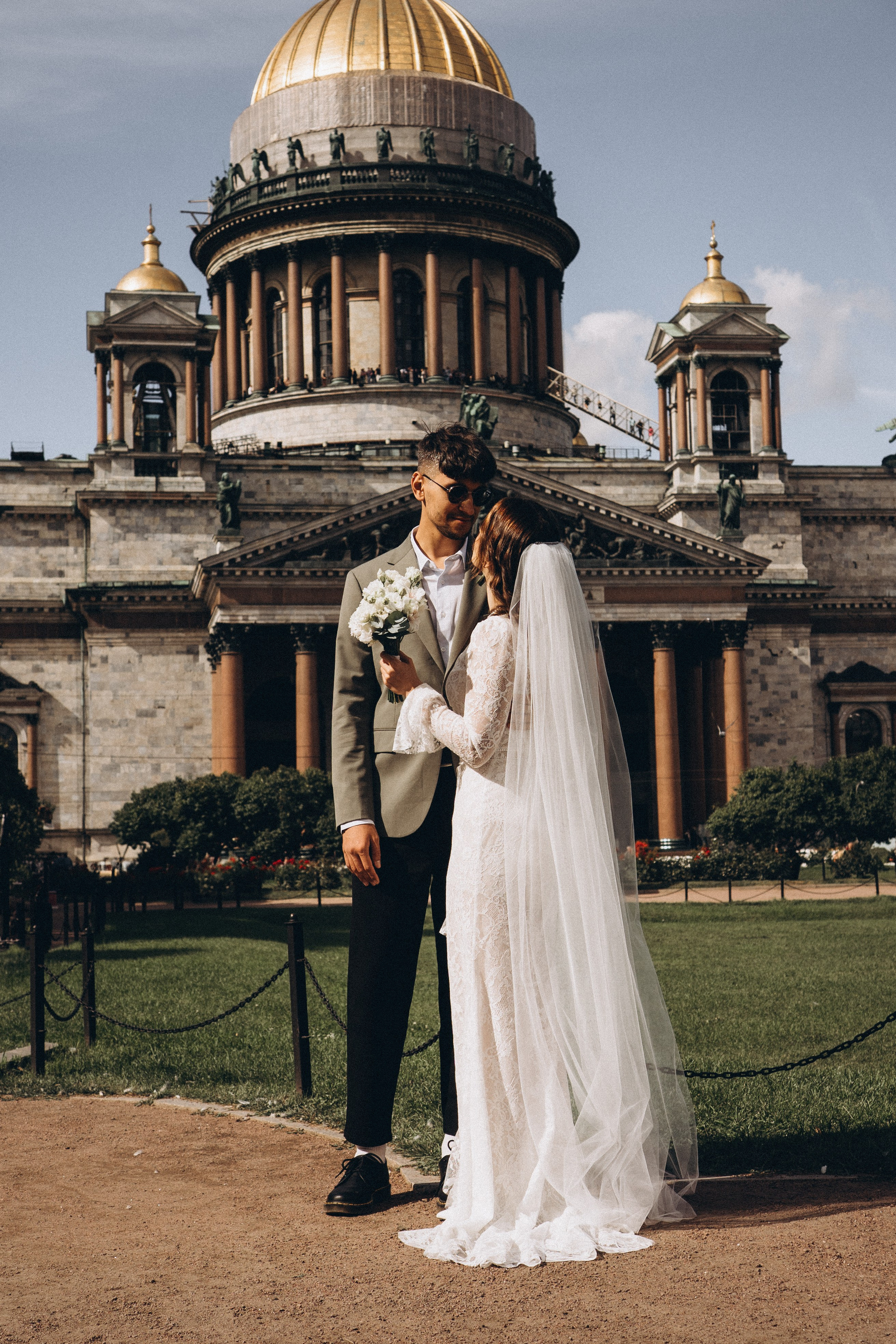 СВАДЕБНАЯ ПРОГУЛКА ВОЗЕ ИСАИКЕВСКОГО СОБОРА АСТОРИИ И ЗАКОНОДАЛЕТНОГО СОБРАНИЯ. Профессиональный фотограф, Санкт-Петербург — Виктория Богомолова