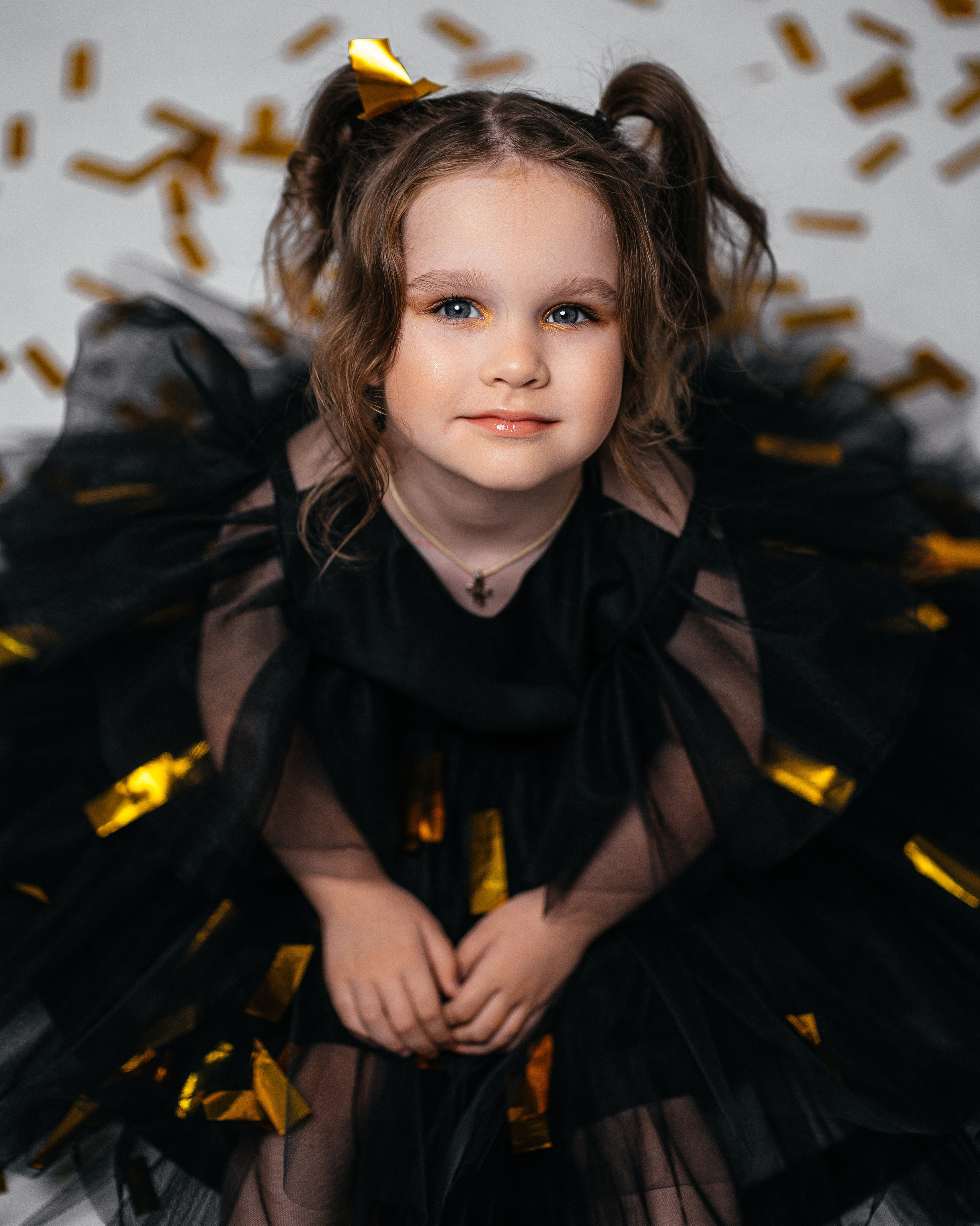 Фотосессия для девочки в платье. Фотограф Ким Наталья в Красноярске