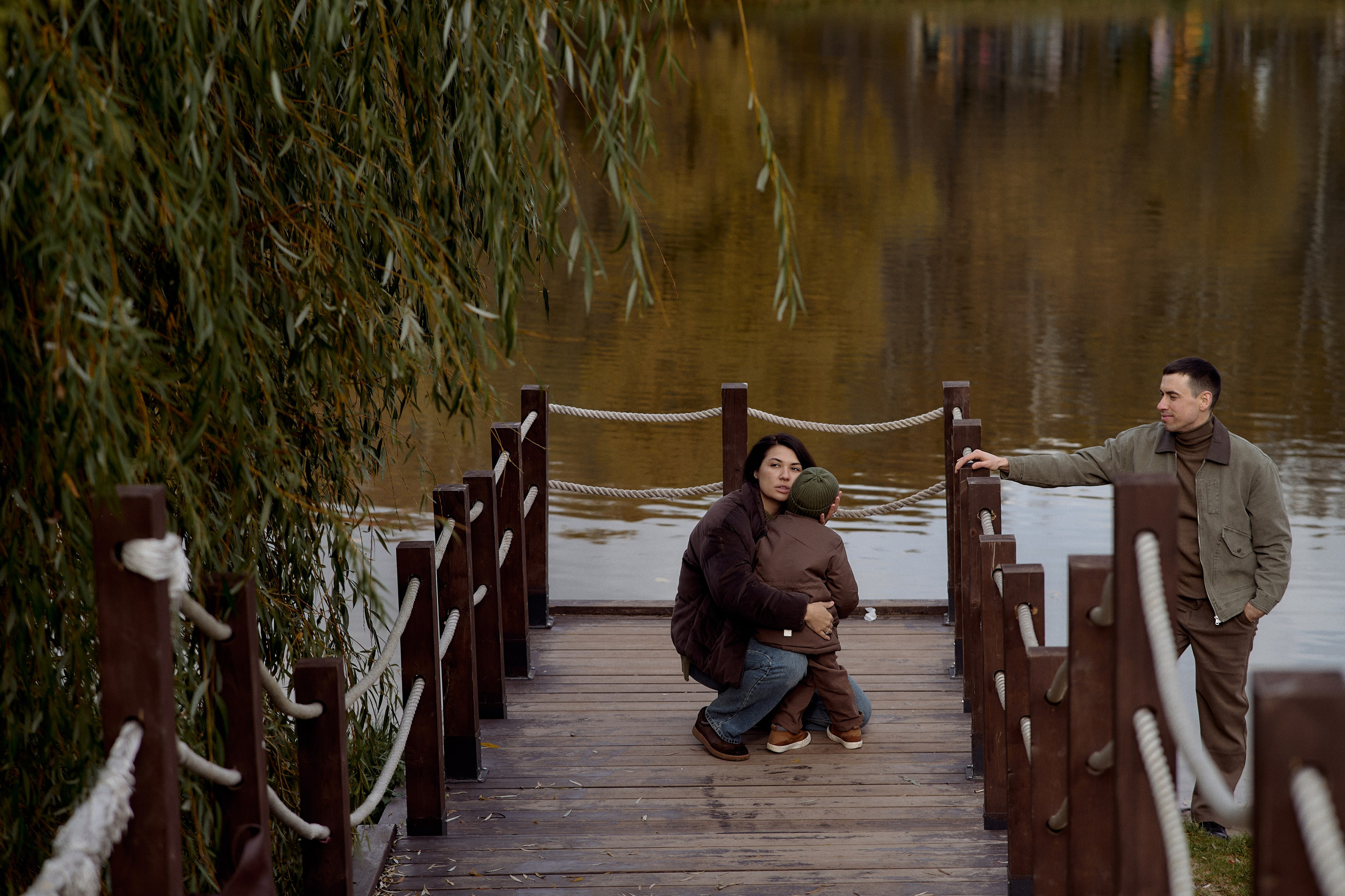 Вова, Юля и Максим в осеннем парке. Семейный и свадебный lifestyle-фотограф в Москве Мария Петрова
