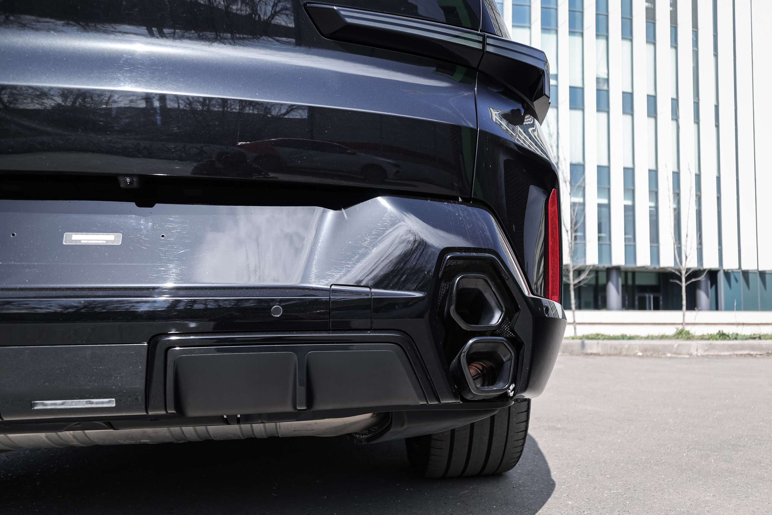 2024 BMW XM. Mixturecaptures