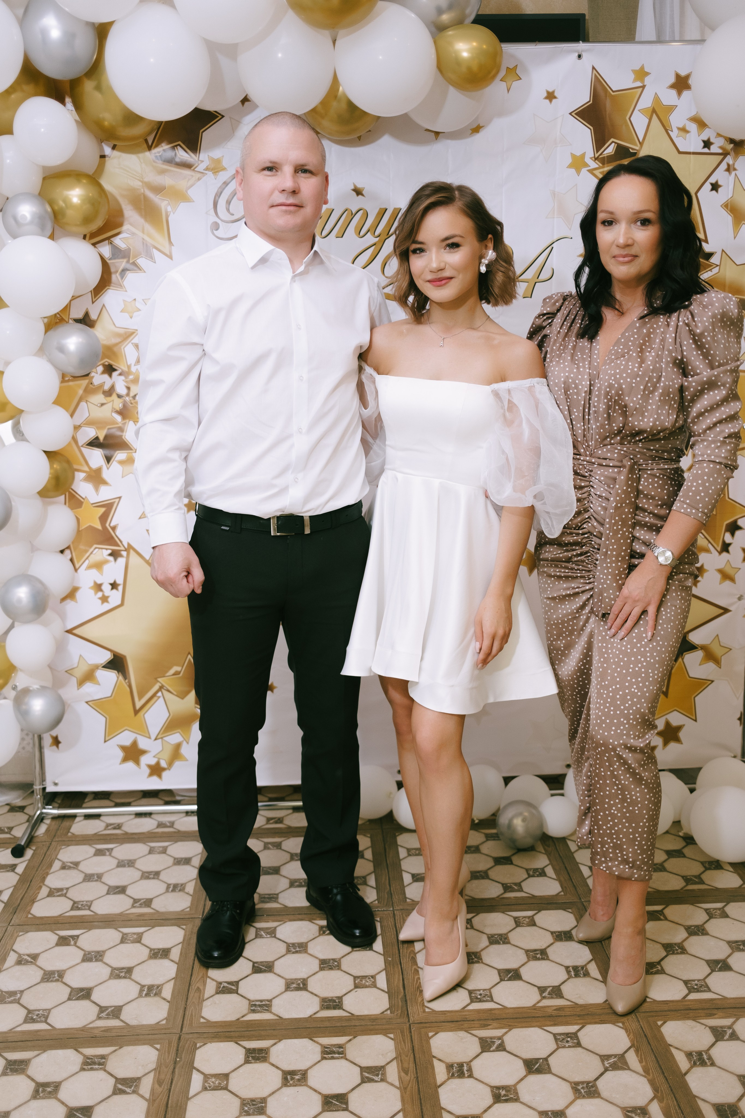 Выпускной школа 33. Свадебный и репортажной фотограф Денис Ожигин в Краснодаре и Краснодарском крае