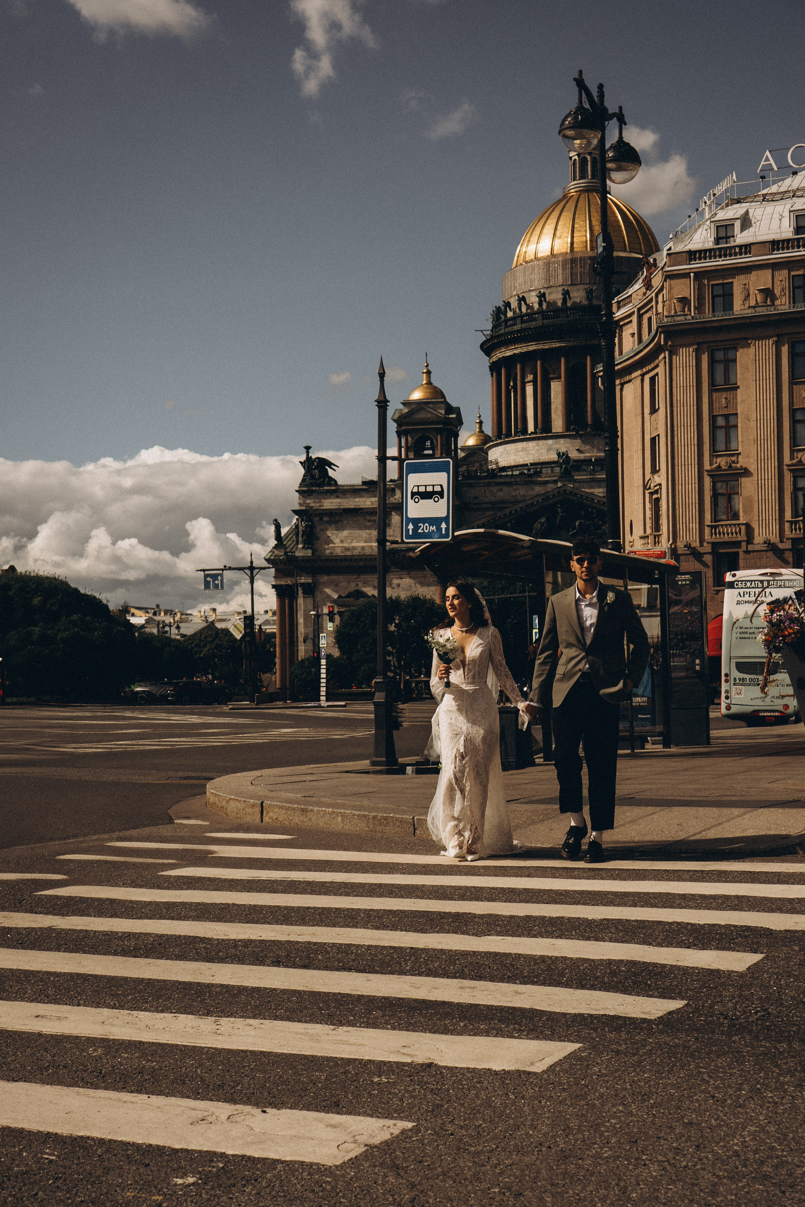 СВАДЕБНАЯ ПРОГУЛКА ВОЗЕ ИСАИКЕВСКОГО СОБОРА АСТОРИИ И ЗАКОНОДАЛЕТНОГО СОБРАНИЯ. Профессиональный фотограф, Санкт-Петербург — Виктория Богомолова