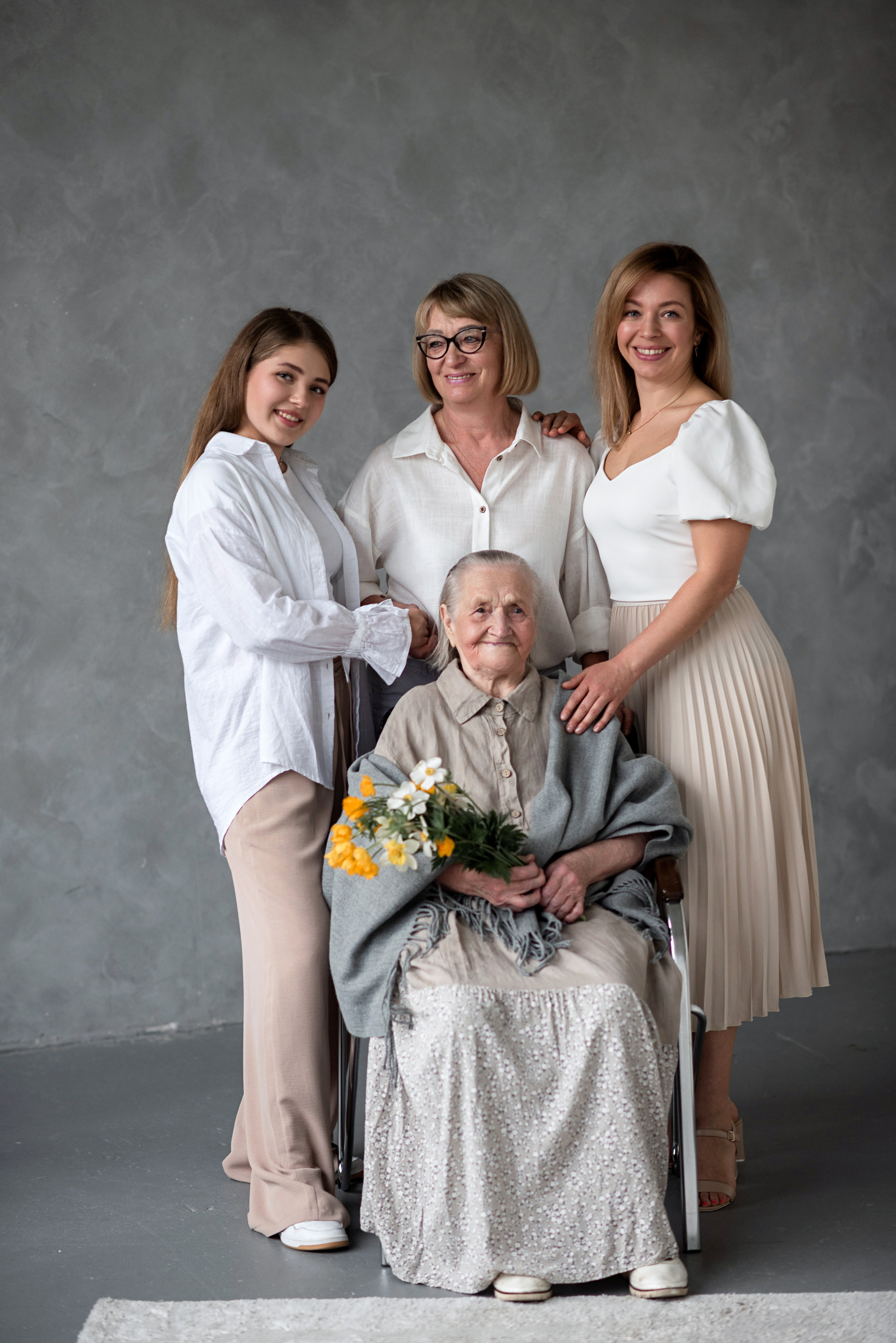 Съёмка большой семьи — 4 поколения. Фотограф новорождённых детский фотограф Сыктывкар Наталья Линдт