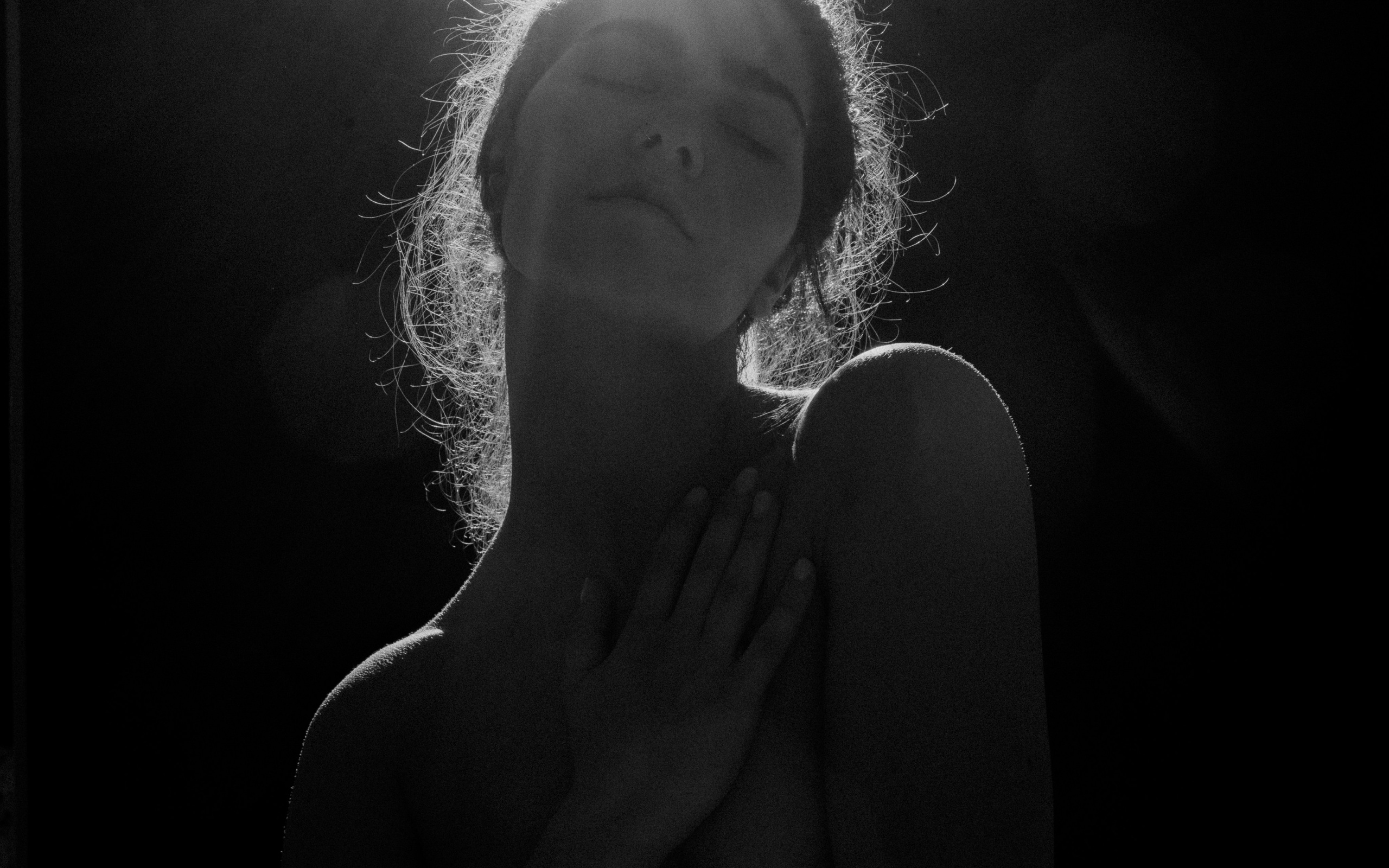 I am Diana, a portrait photographer. I take pictures around the world