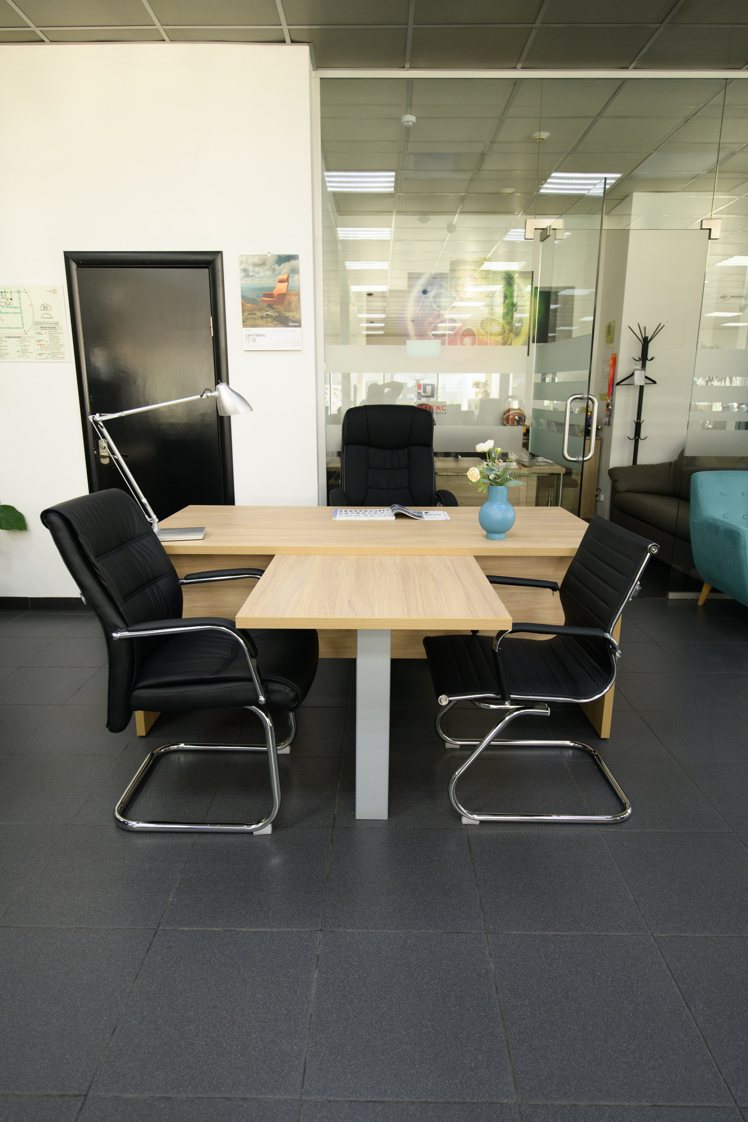 Интерьер мебельного салона Юнитекс. Профессиональная фотосъемка. Ростов-на-Дону