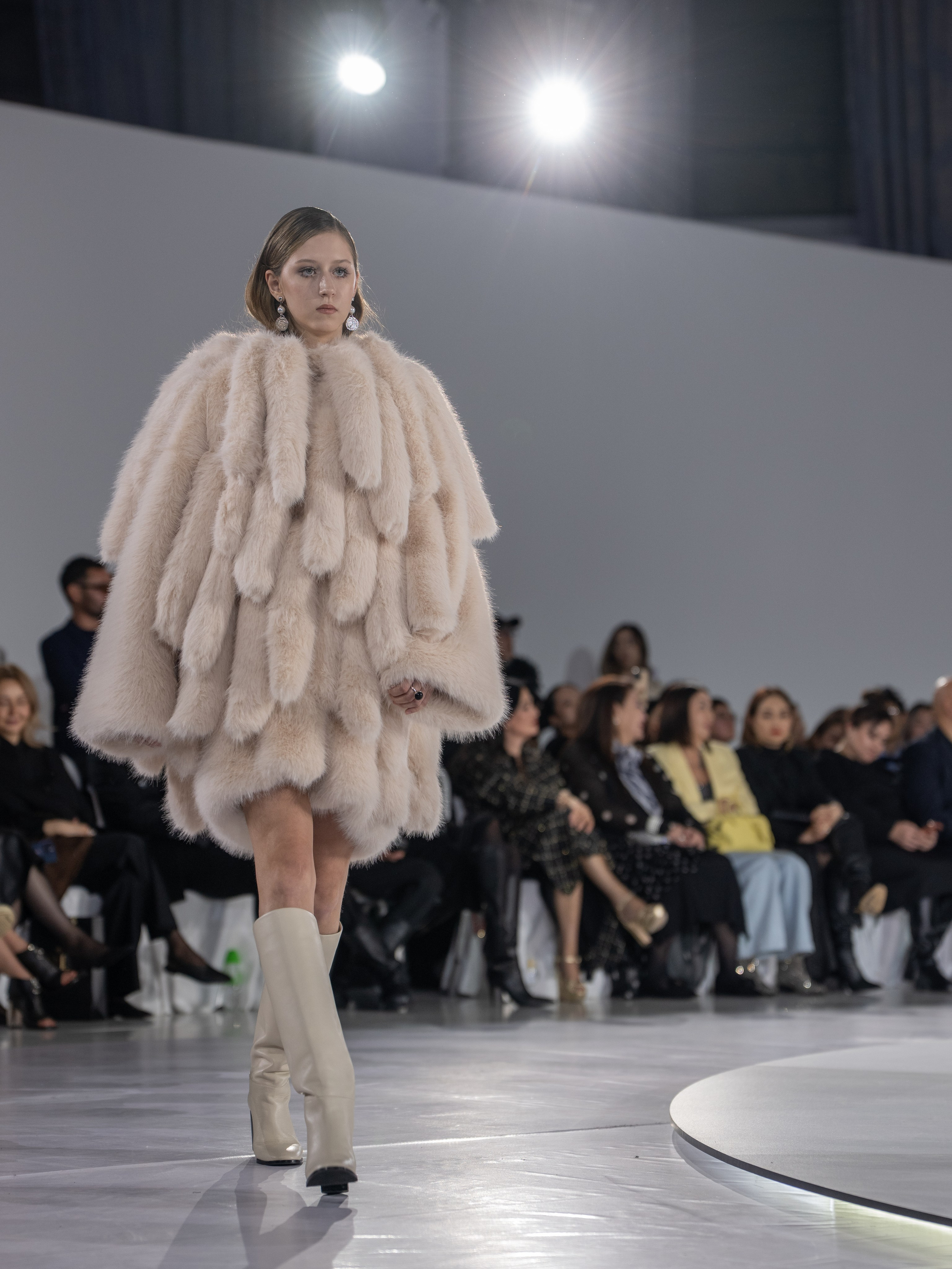 Дизайнер Arunaz. Сайт Алматинского НЮ АРТ, будуар и фэшн фотографа Дениса Карпенко