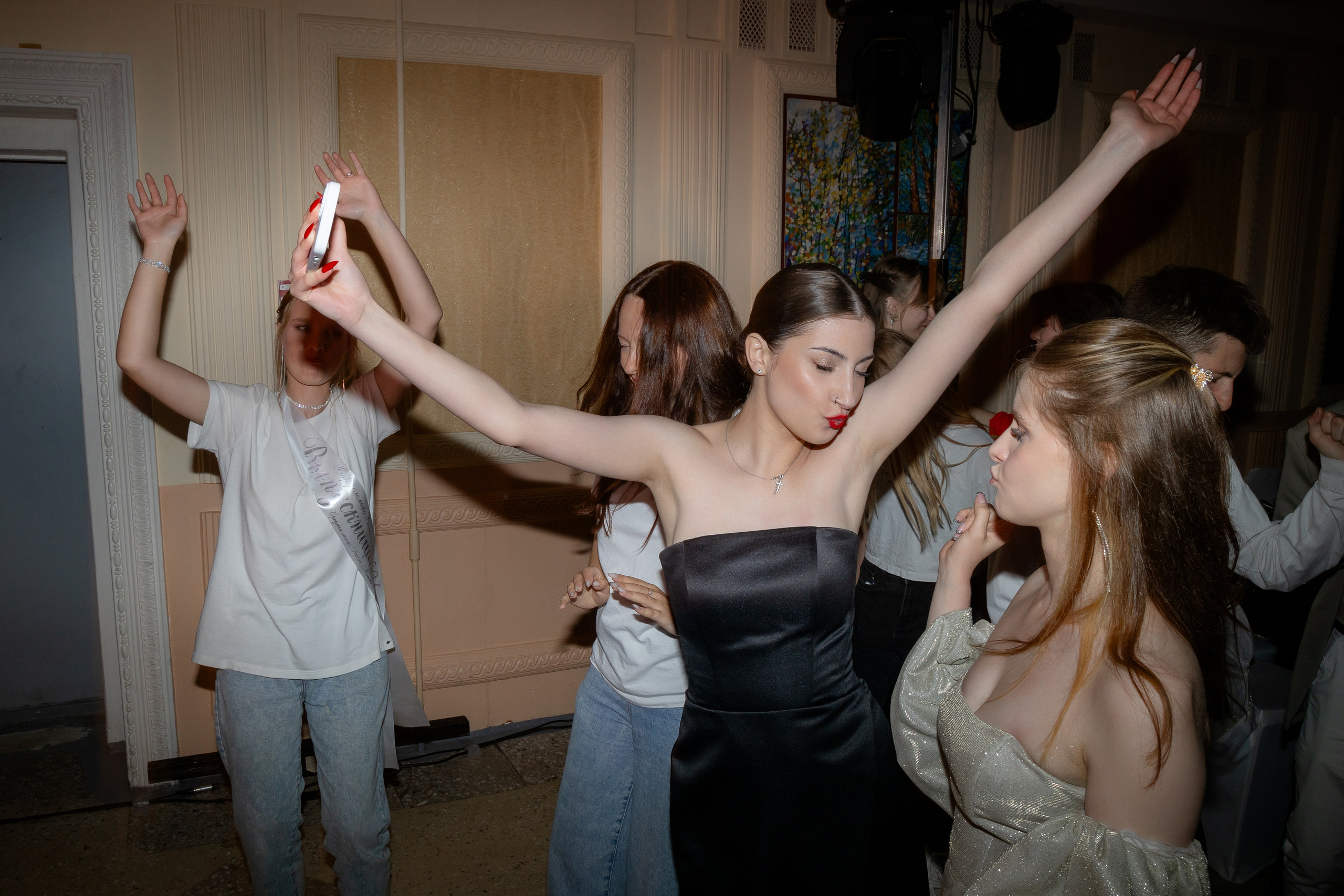 Школьный выпускной 2024 год в Соколе (Минск). Свадебный фотограф в Минске/Беларуси Сергей Спиридонов