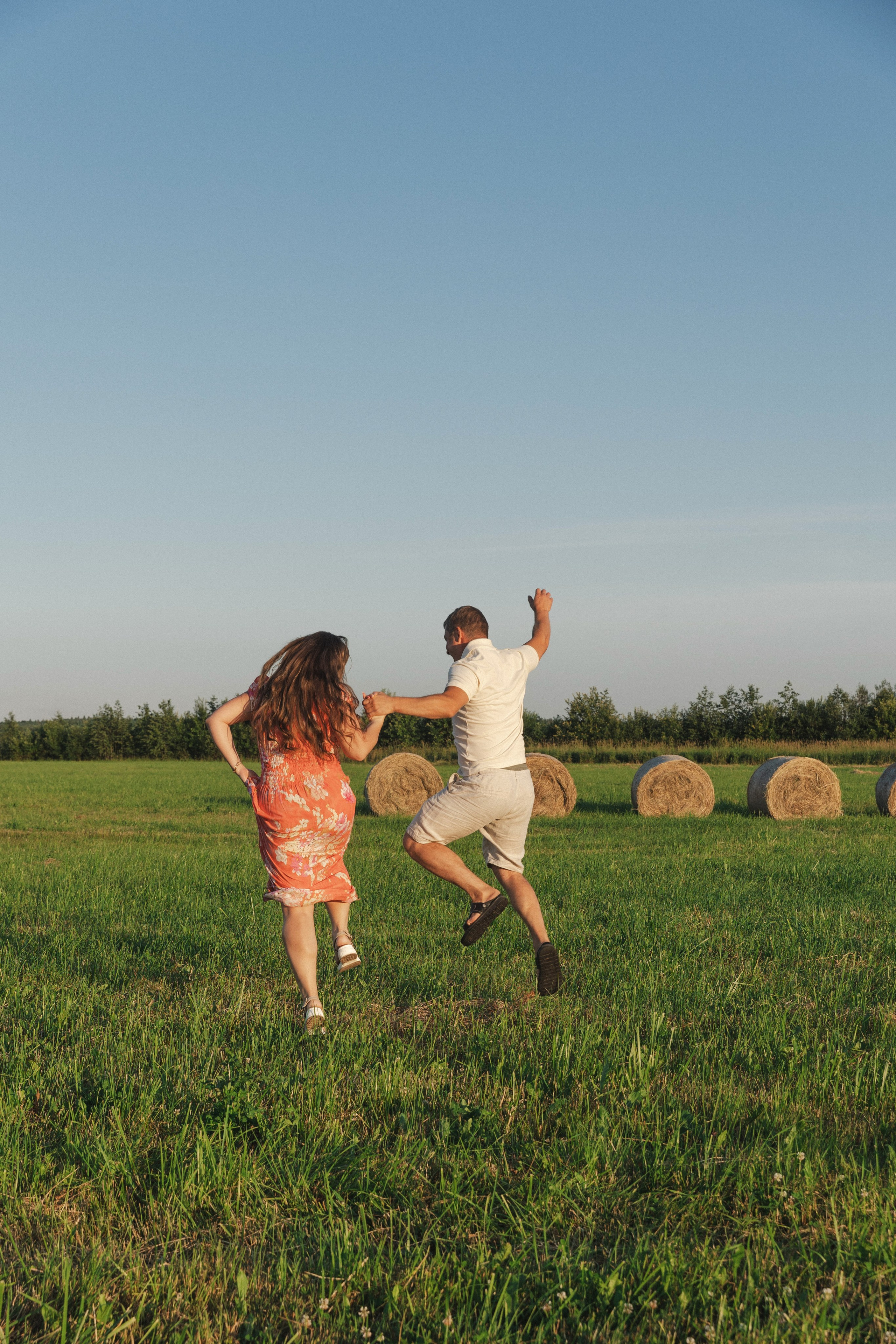 Любовь в поле. Свадебный и семейный фотограф в Карелии