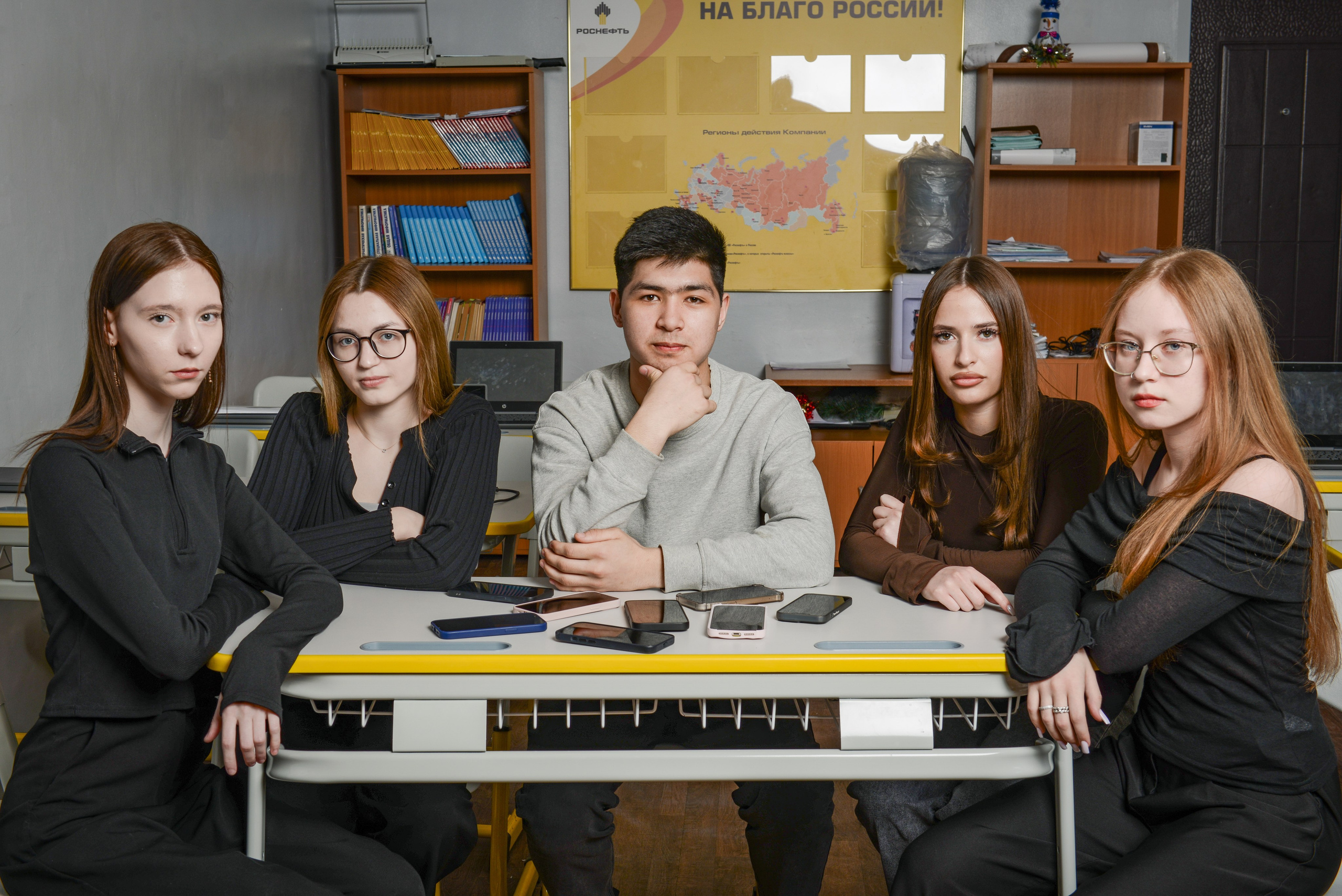 Групповые снимки в школе. Татьяна Гойда портретный и семейный фотограф Ленск. Выпускные альбомы