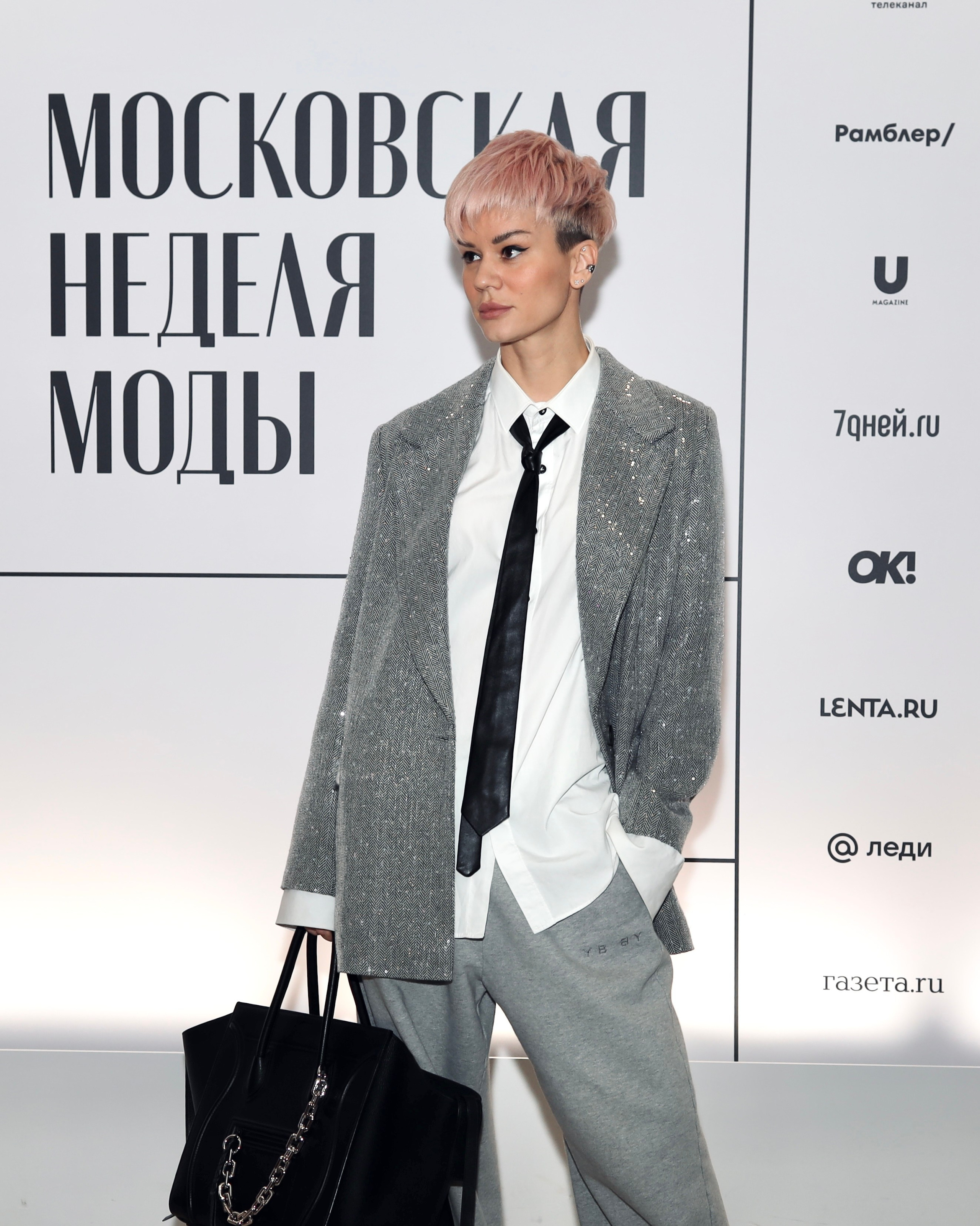 Контент для соцсетей. Фотограф в Москве — Рина Серёгина — съёмка в студии и репортаж