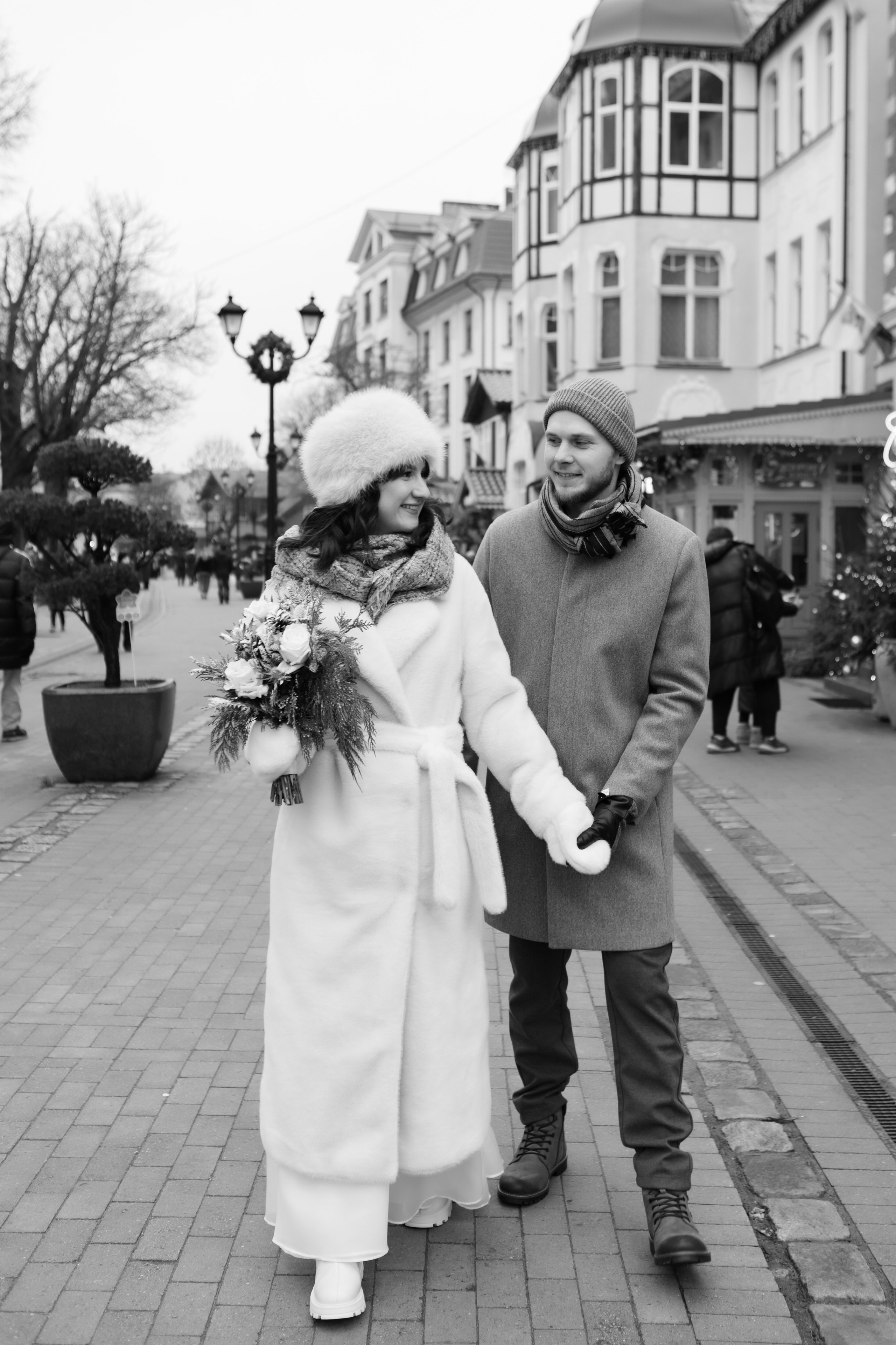 Свадебная фотосессия зимой. Свадебный фотограф Калининград