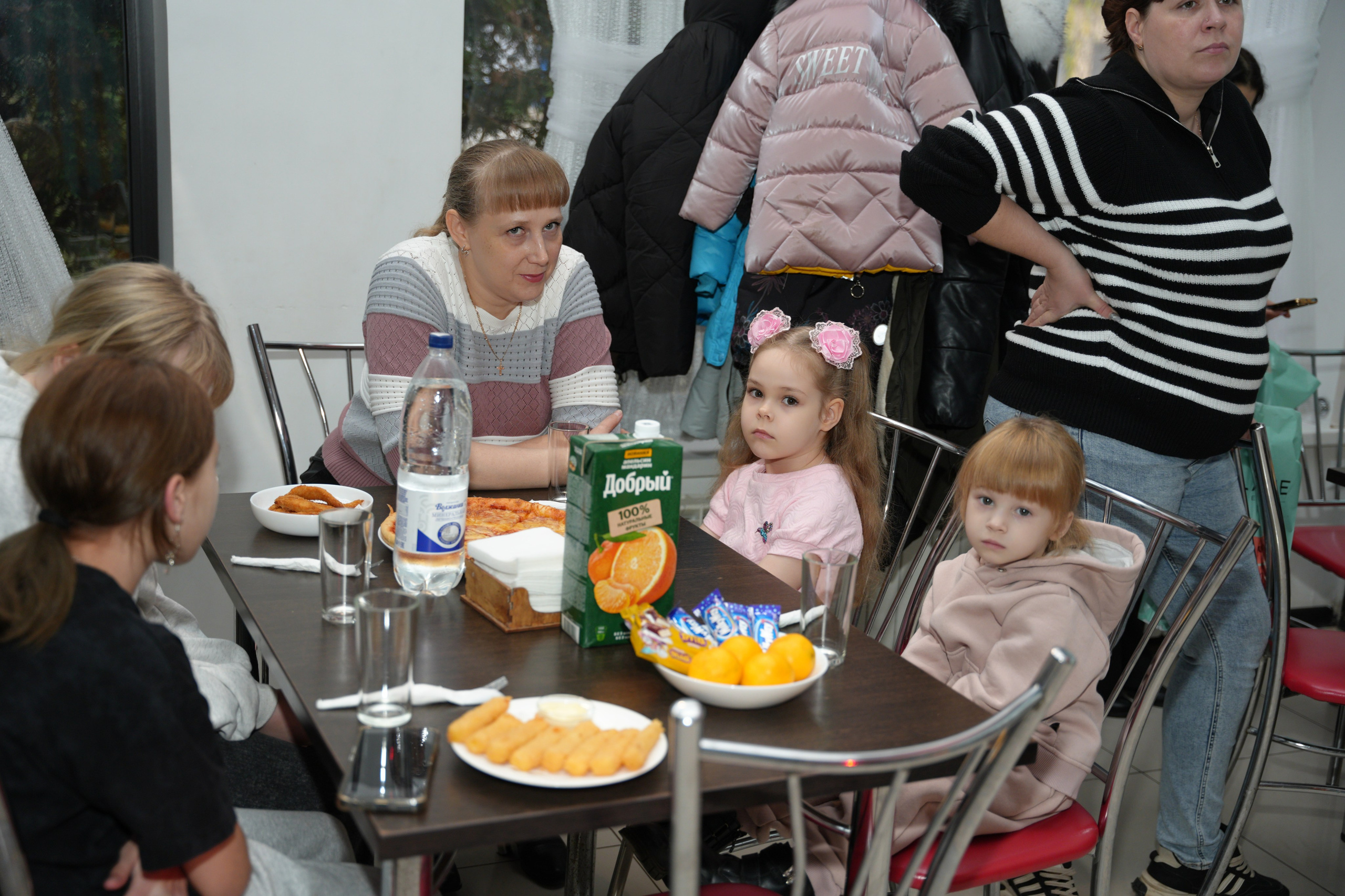 Социально —благотворительная акция «Ты в этом мире не один», посвященная Международному дню инвалидов. ВЫПУСКНЫЕ АЛЬБОМЫ, Школьный фотограф, семейный и свадебный в Саратове и области Ольга Плаксина