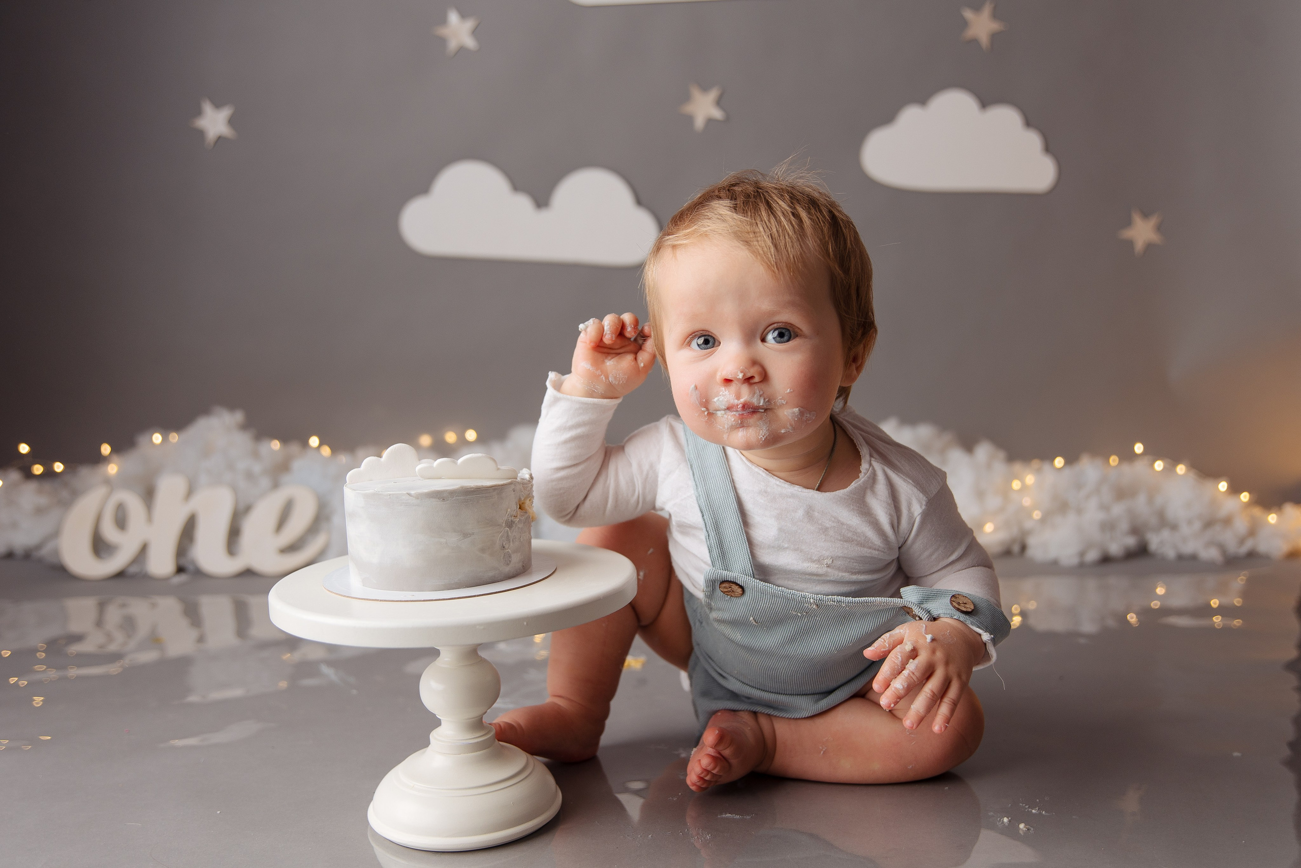 Праздничное оформление. Фотограф беременности, новорожденных Москва. годики под ключ