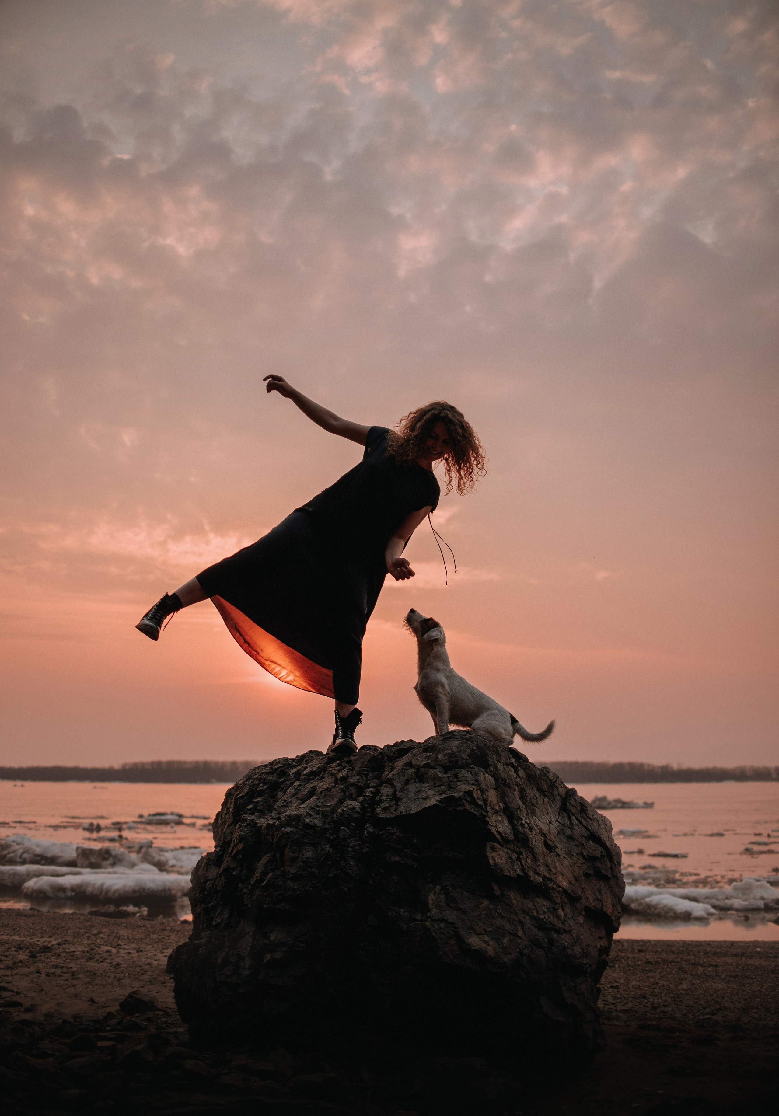 Прогулка: Ира и Гром весной. Портфолио