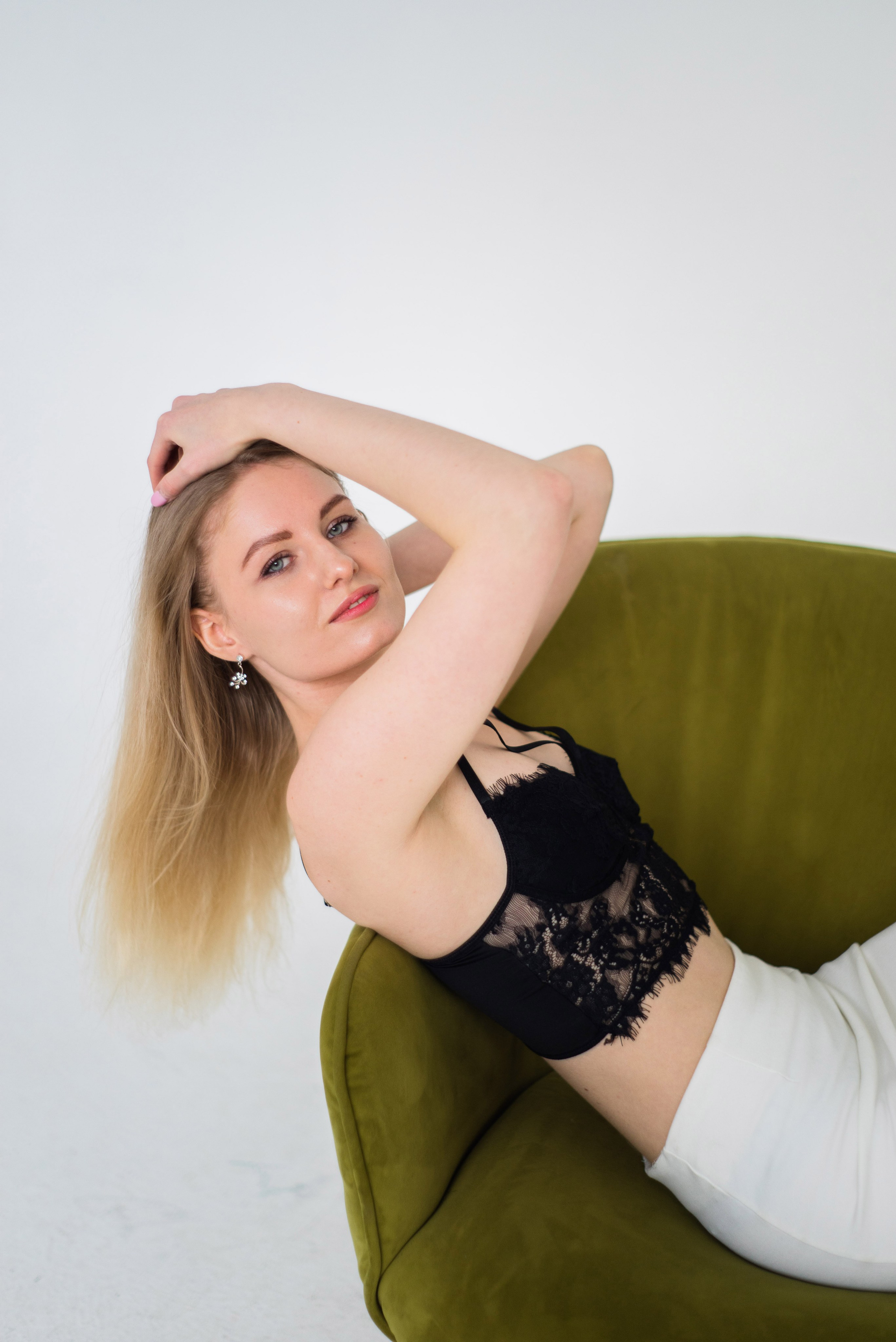 Лёгкая студийная фотосессия. Портреты студия Москва. Модельные тесты. Lovestory студия в Москве. Женсий фотограф