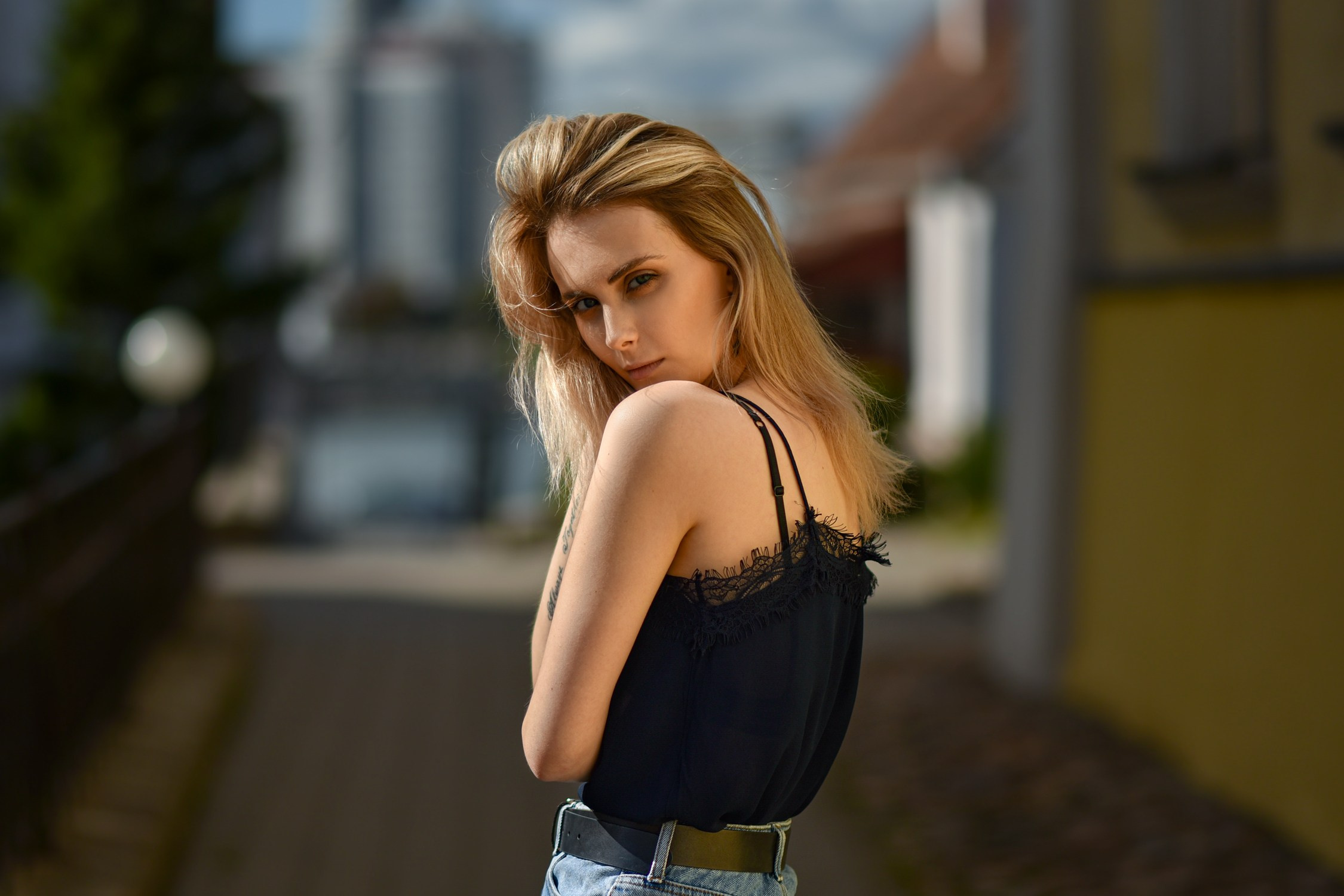 Фотосессия для турецкой модели. Компания и фотошкола по созданию контента в Москве