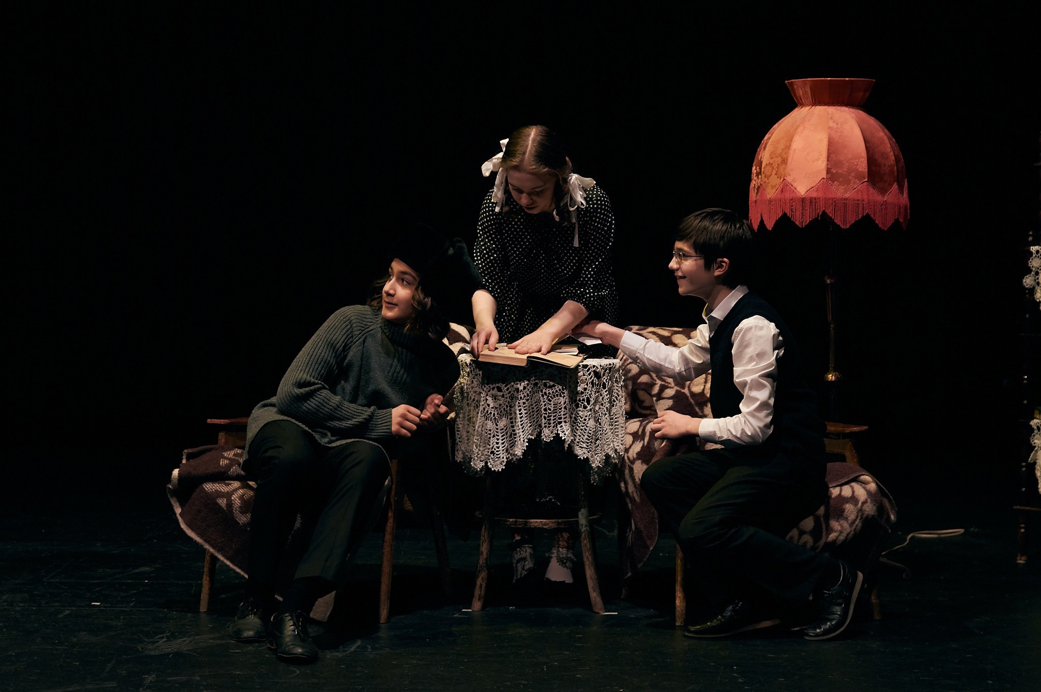 Спектакль «Советская, 44». Дети Сац. Фотограф в Москве. Индивидуальные и парные съёмки, мероприятия, промо-съёмки для артистов