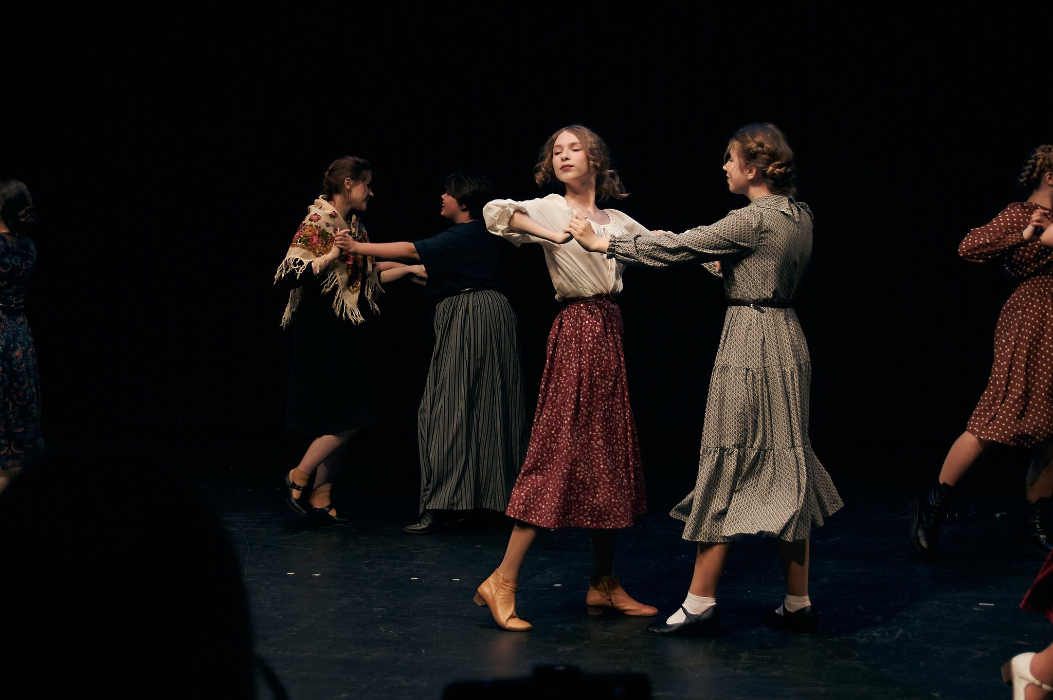 Спектакль «Советская, 44». Дети Сац. Фотограф в Москве. Индивидуальные и парные съёмки, мероприятия, промо-съёмки для артистов