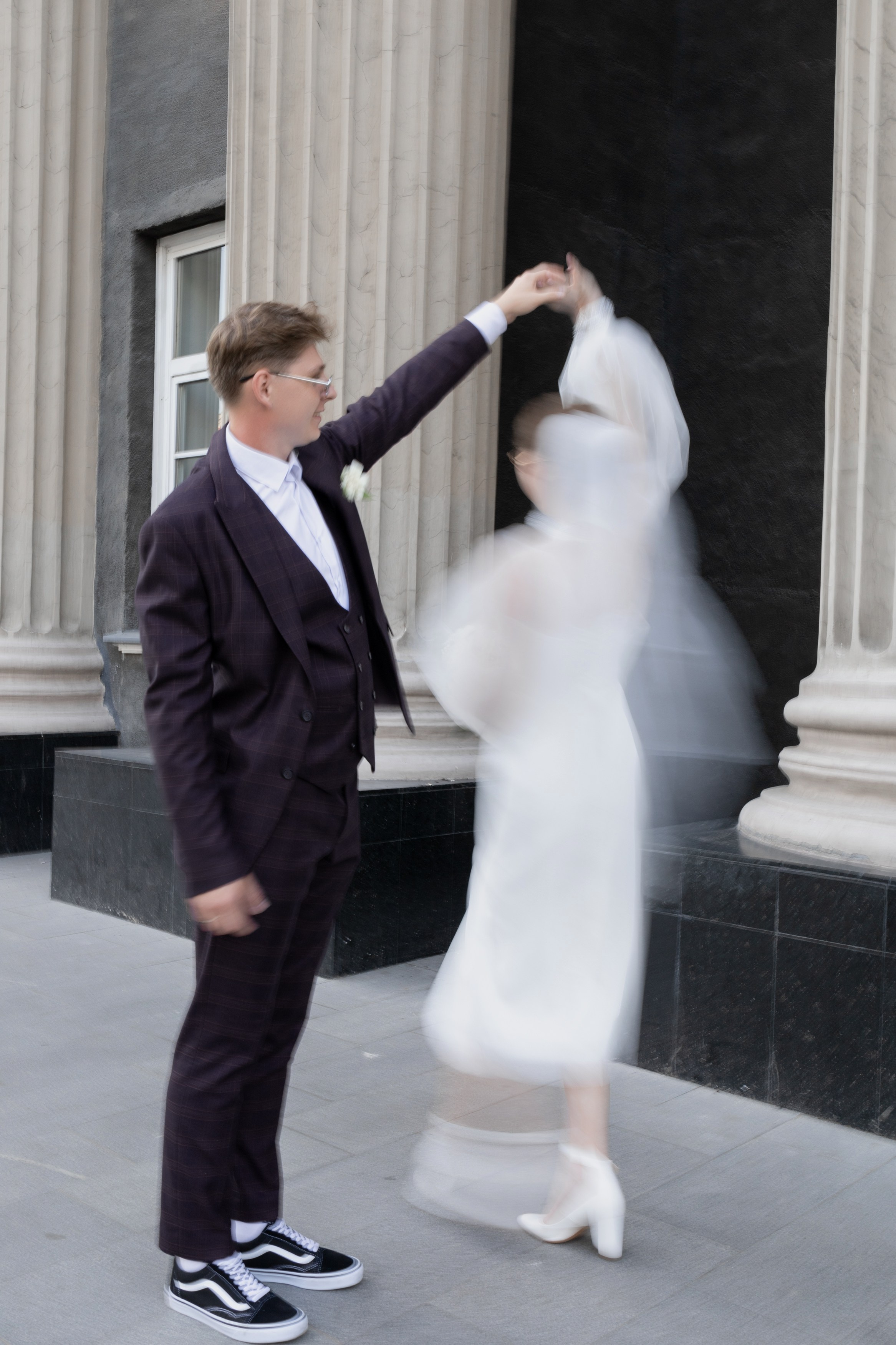 Владислав и Юлия Вечерняя прогулка по городу. Свадебный Фотограф в Иркутске Екатерина Елисеева