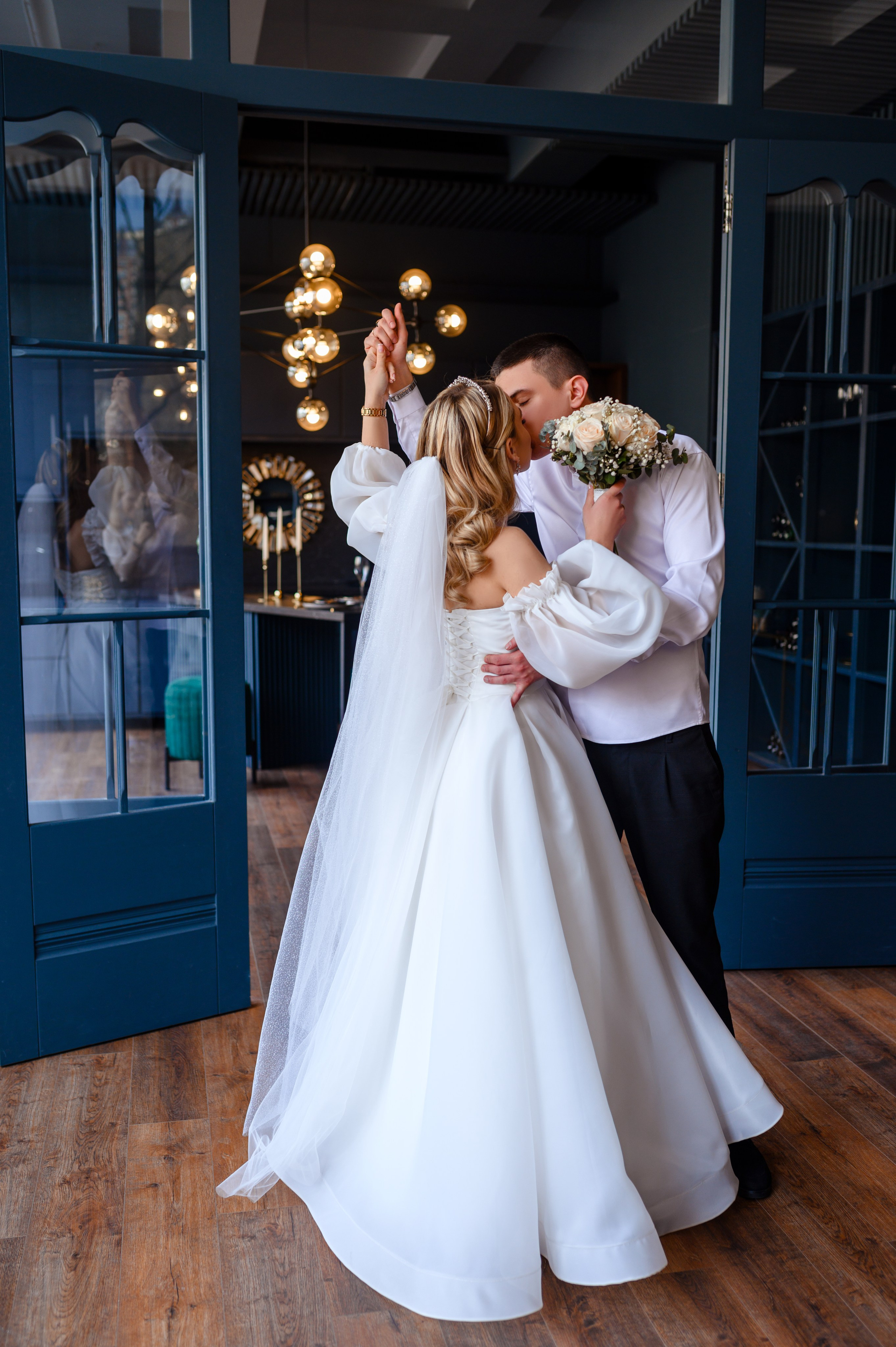 Свадебная фотосессия в фотостудии Аврора зал Эклипс. Семейный и свадебный фотограф в Донецке и Макеевке Дяченко Наталья