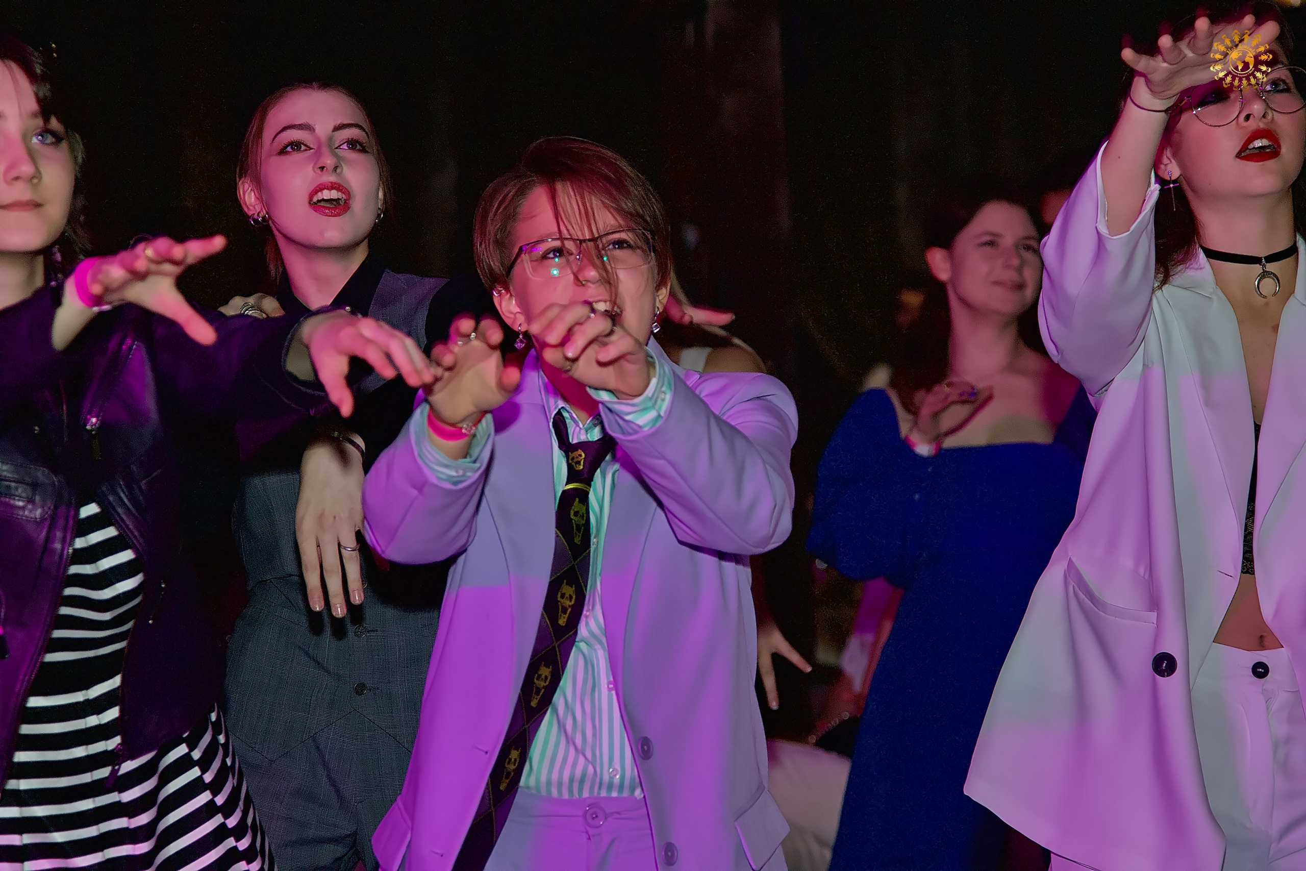 Выпускной 2023 (9-й класс, школа № 46). Loft Urban. Москва. Репортажная съемка в Москве и области. Анималистика