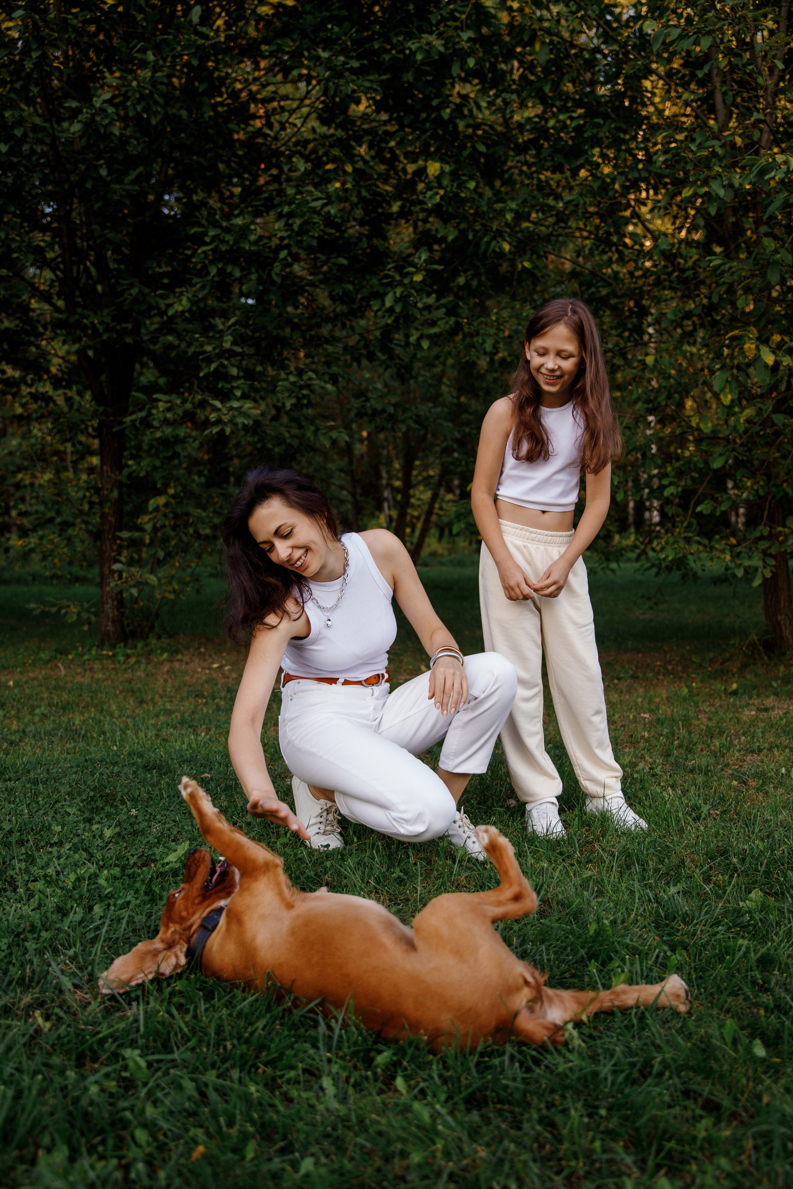Фотосессия мамы с дочкой в парке Мещерский. Фотограф Александра Сыщенко