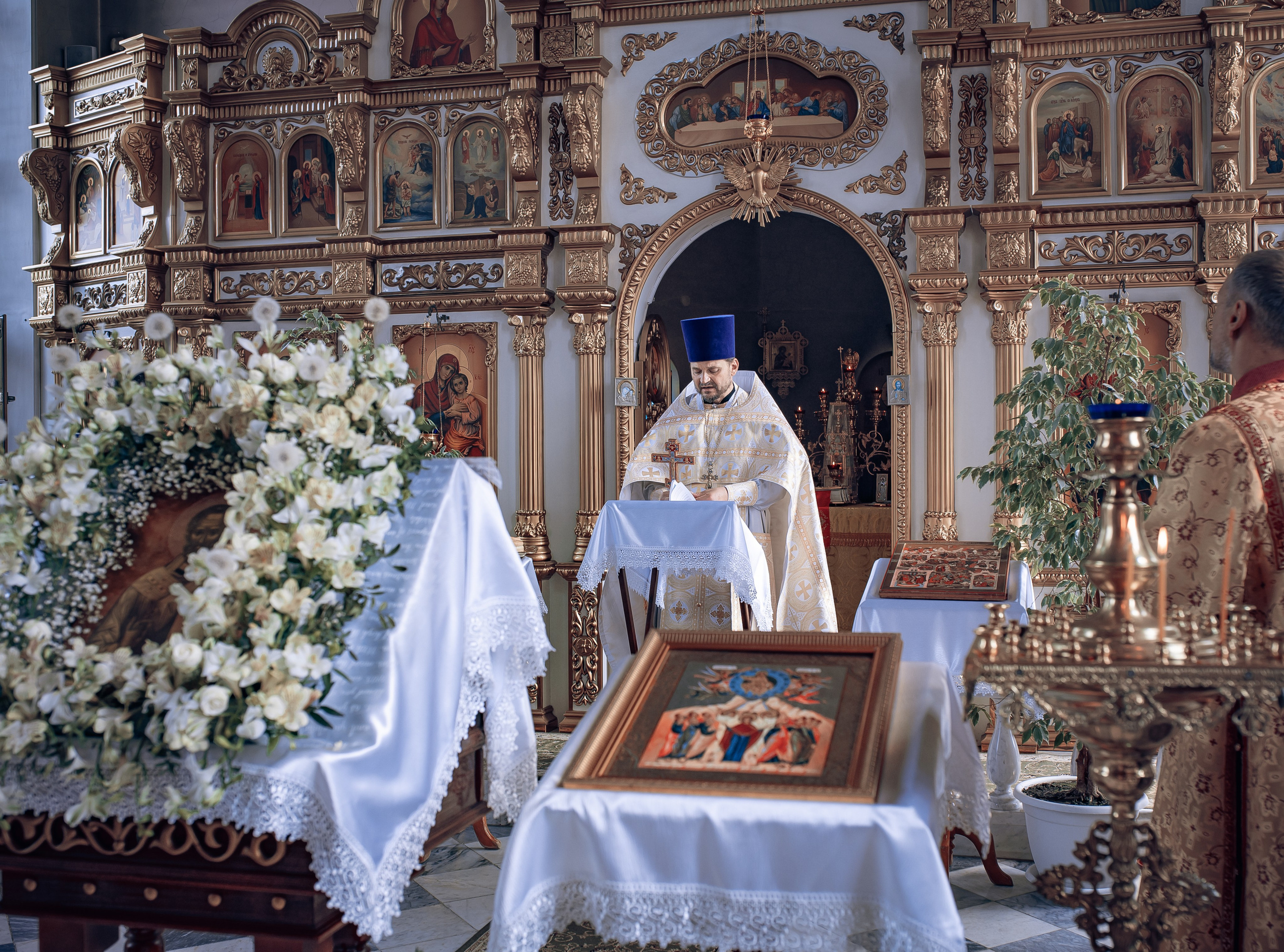 Воскресная служба в Рождественско-Николаевском храме. Фотографы крещения/венчания  Красноярск Татьяна и Вячеслав Переваловы