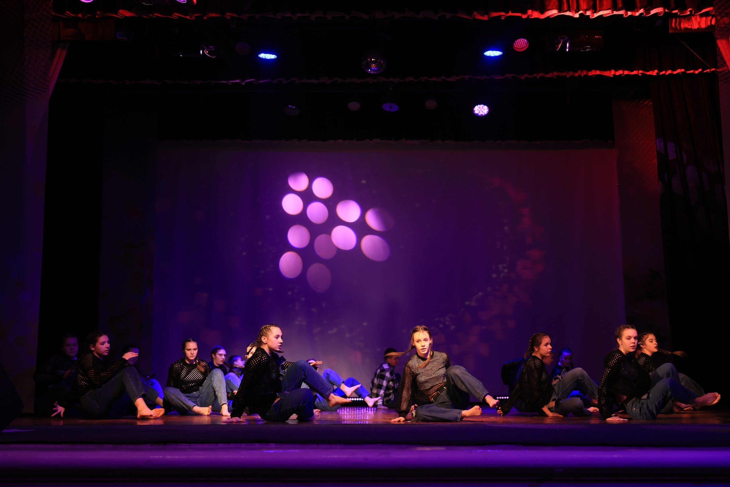 Концерт к 8 Марта в ДК «Металлург» г. Тула. Фотограф в Туле Крупский АнДРей. Фотостудия «КАДР71» в Туле