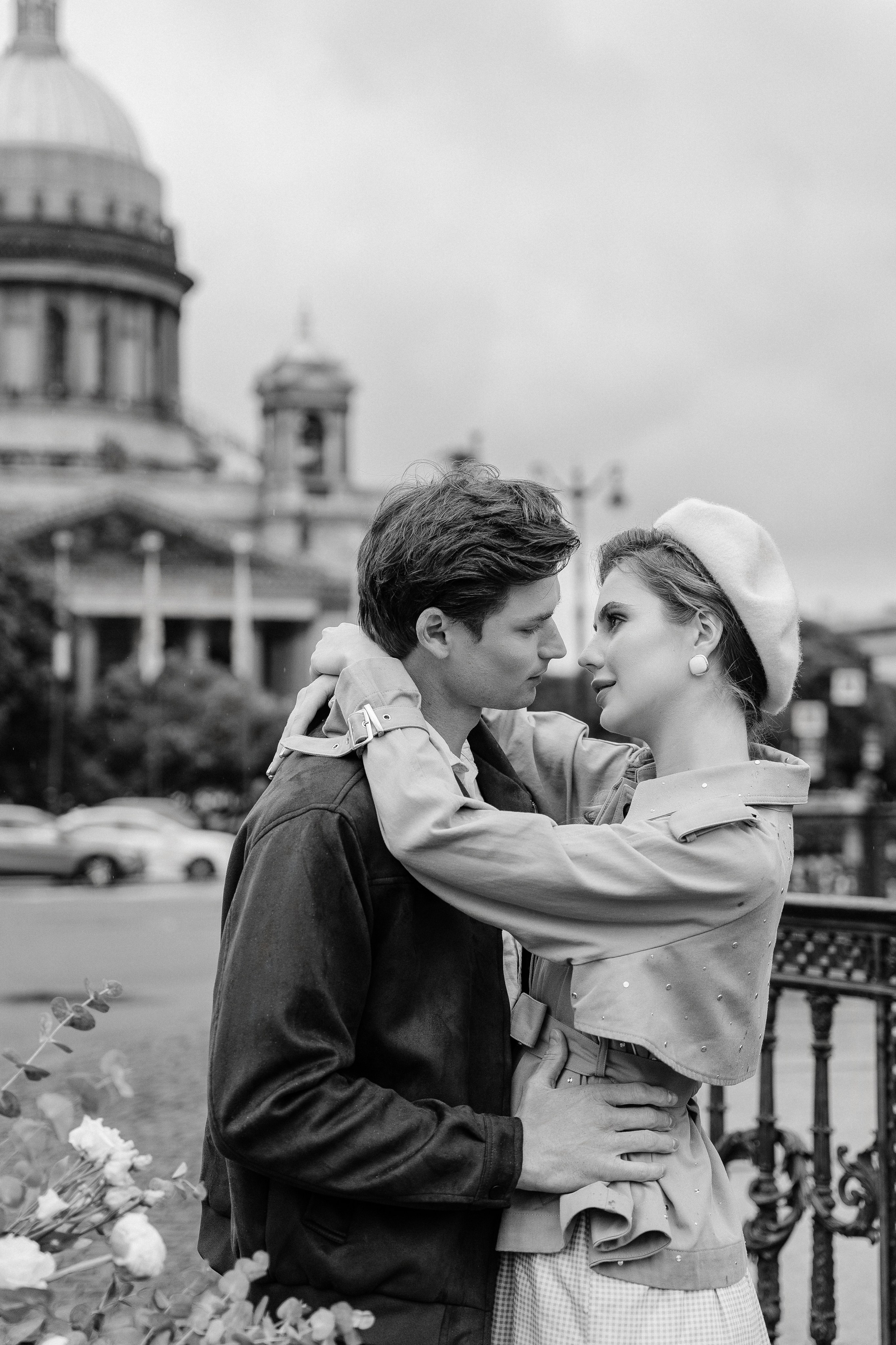 Двое под одним зонтом