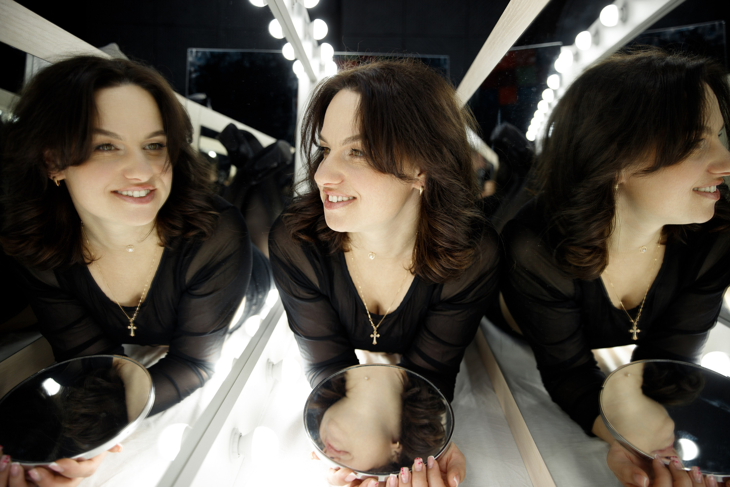 Татьяна с зеркалами