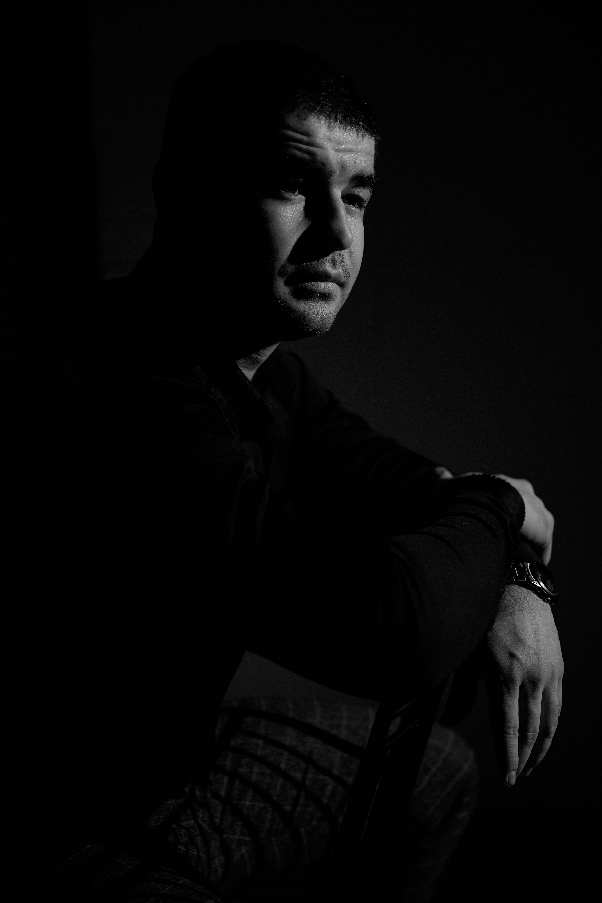 Мужской портрет в студии Ростова. Фотосессии в Ростове-на-Дону. Мария Роскошная