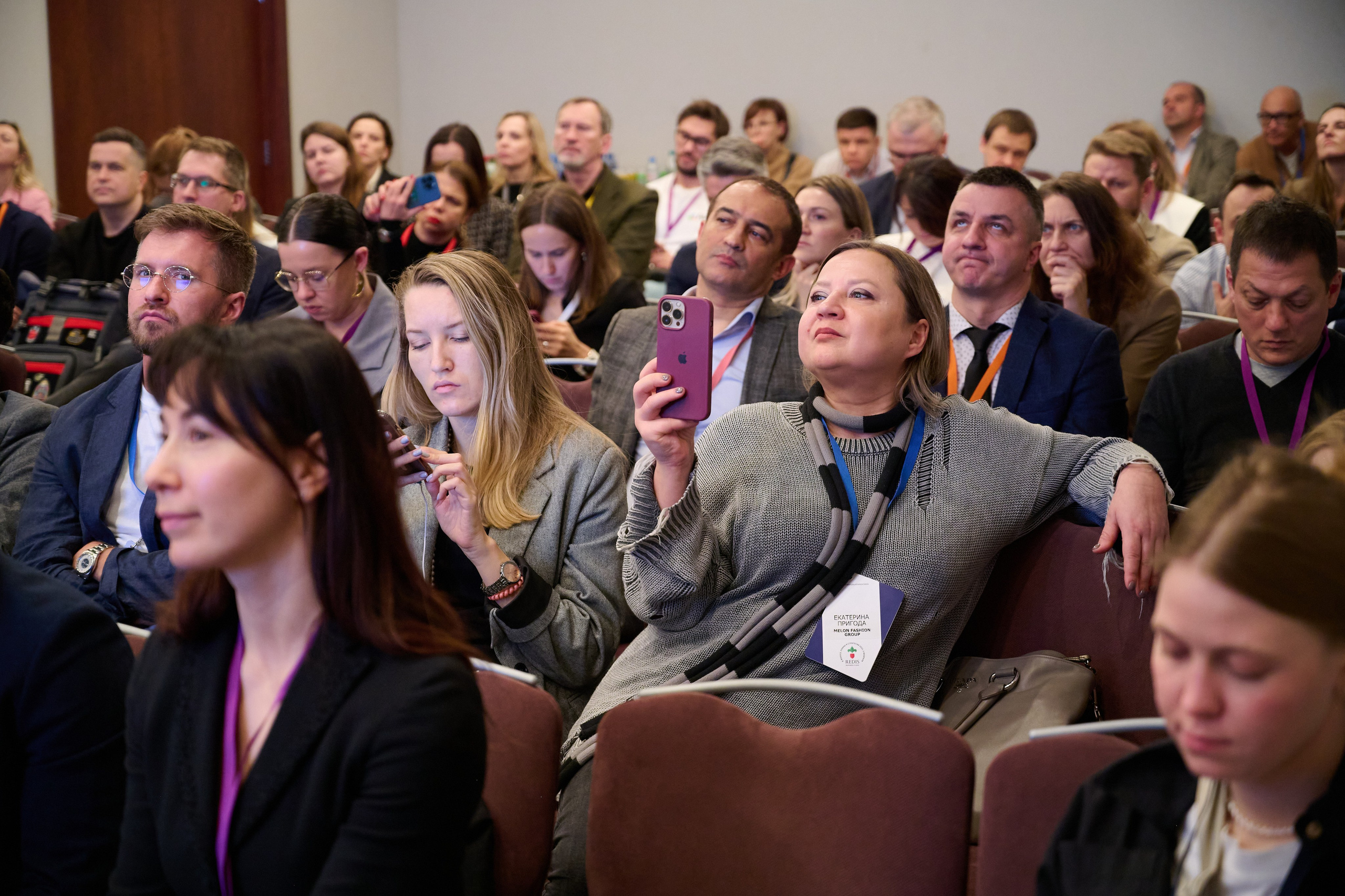 Redis Business Class — В фокусе. Планы и стратегии 2025. Репортажный фотограф в Москве и Санкт-Петербурге — Профессиональная съёмка мероприятий | Данила Золкин