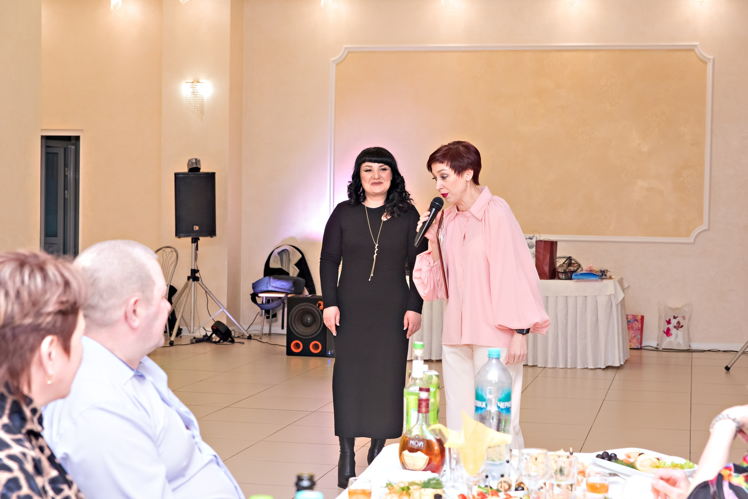 Юбилей Ирины. Ведущая — Наталья Белозерова. Банкетный зал — столовая Радио Завода. Семейный и портретный фотограф Кыштым Челябинск Марина Шигапова