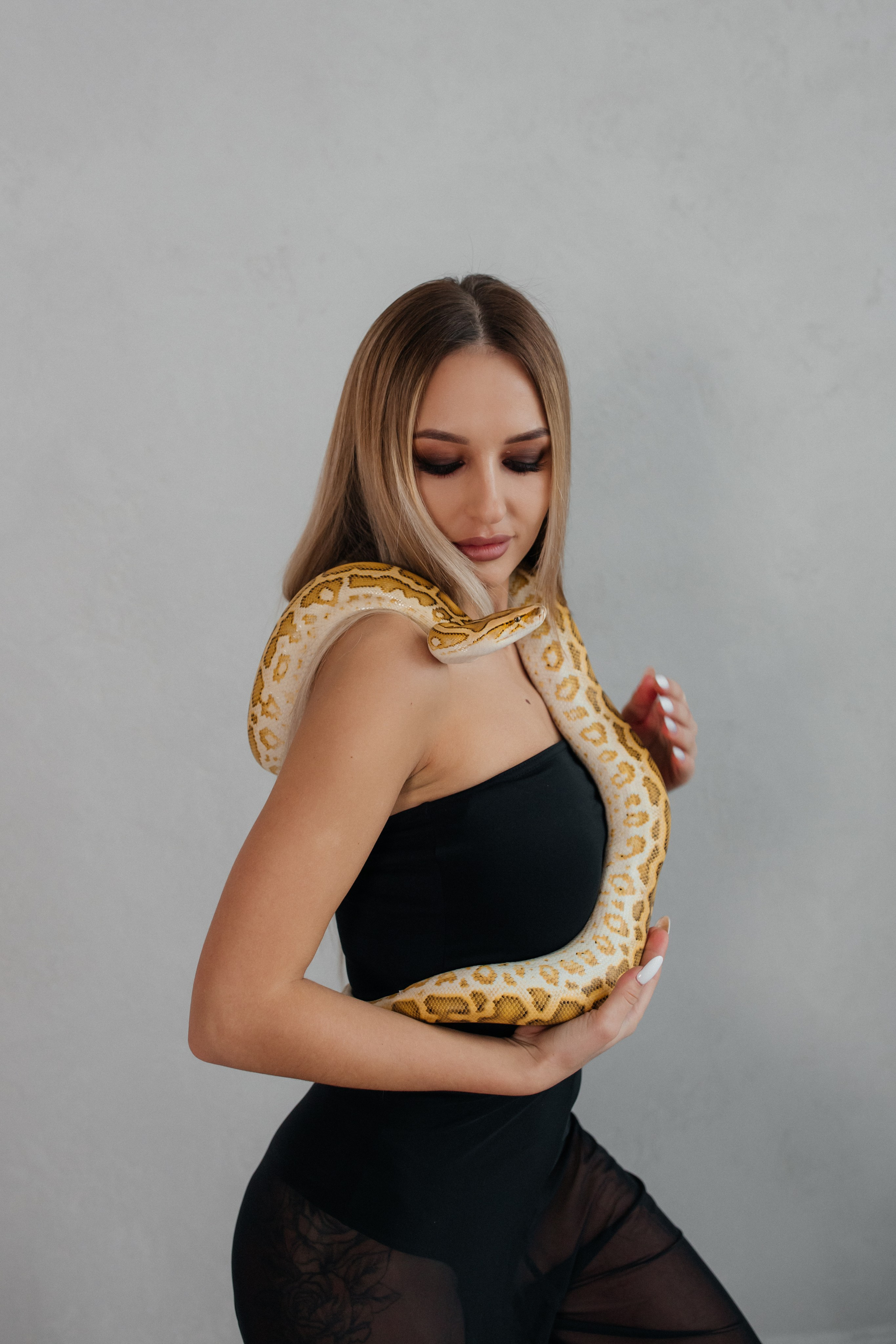 Фотосессии со змеей. Свадебный фотограф в Москве и Твери