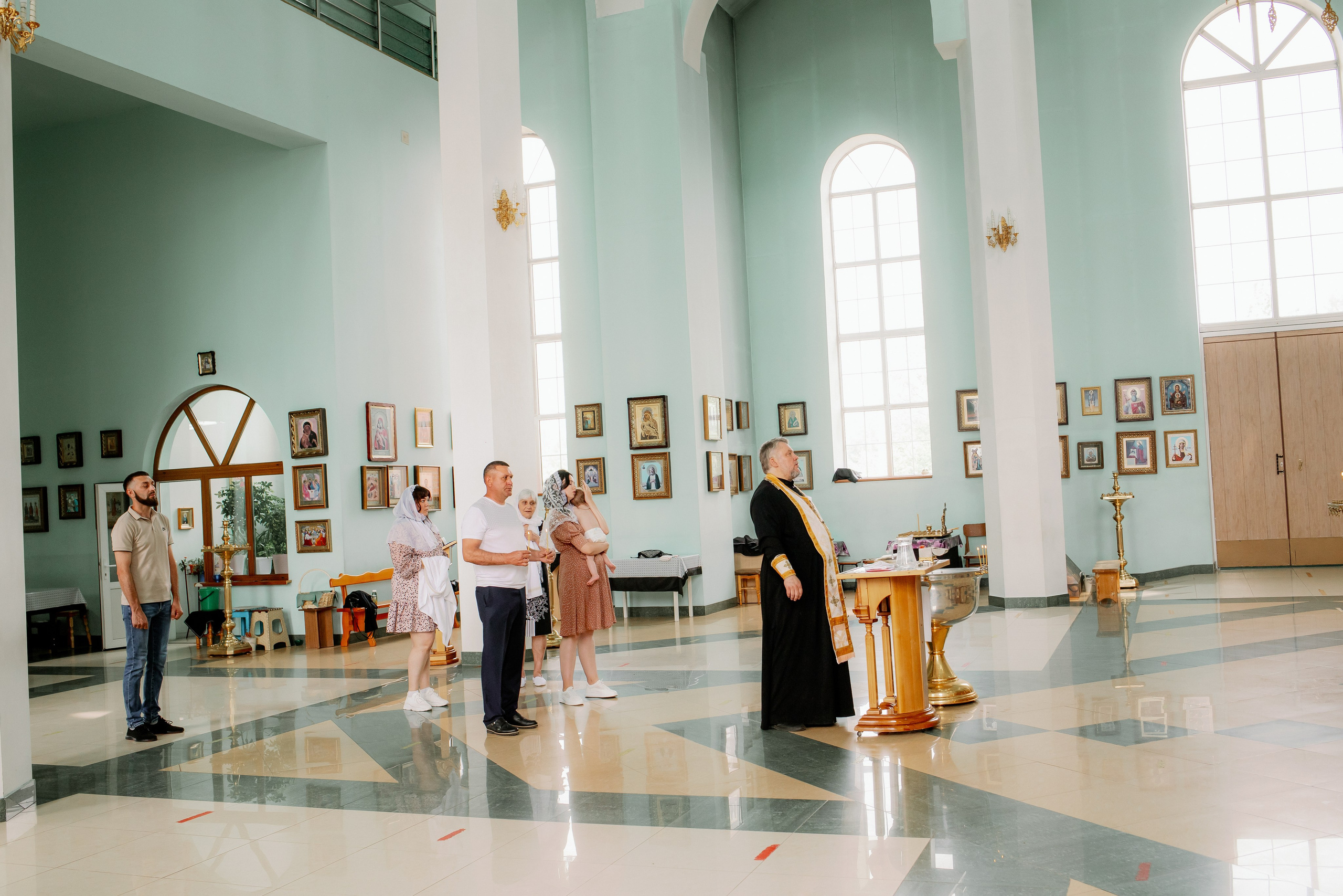 Крещение. Город Гулькевичи. Свято-Троицкий Храм. Свадебный фотограф Кропоткин Краснодар