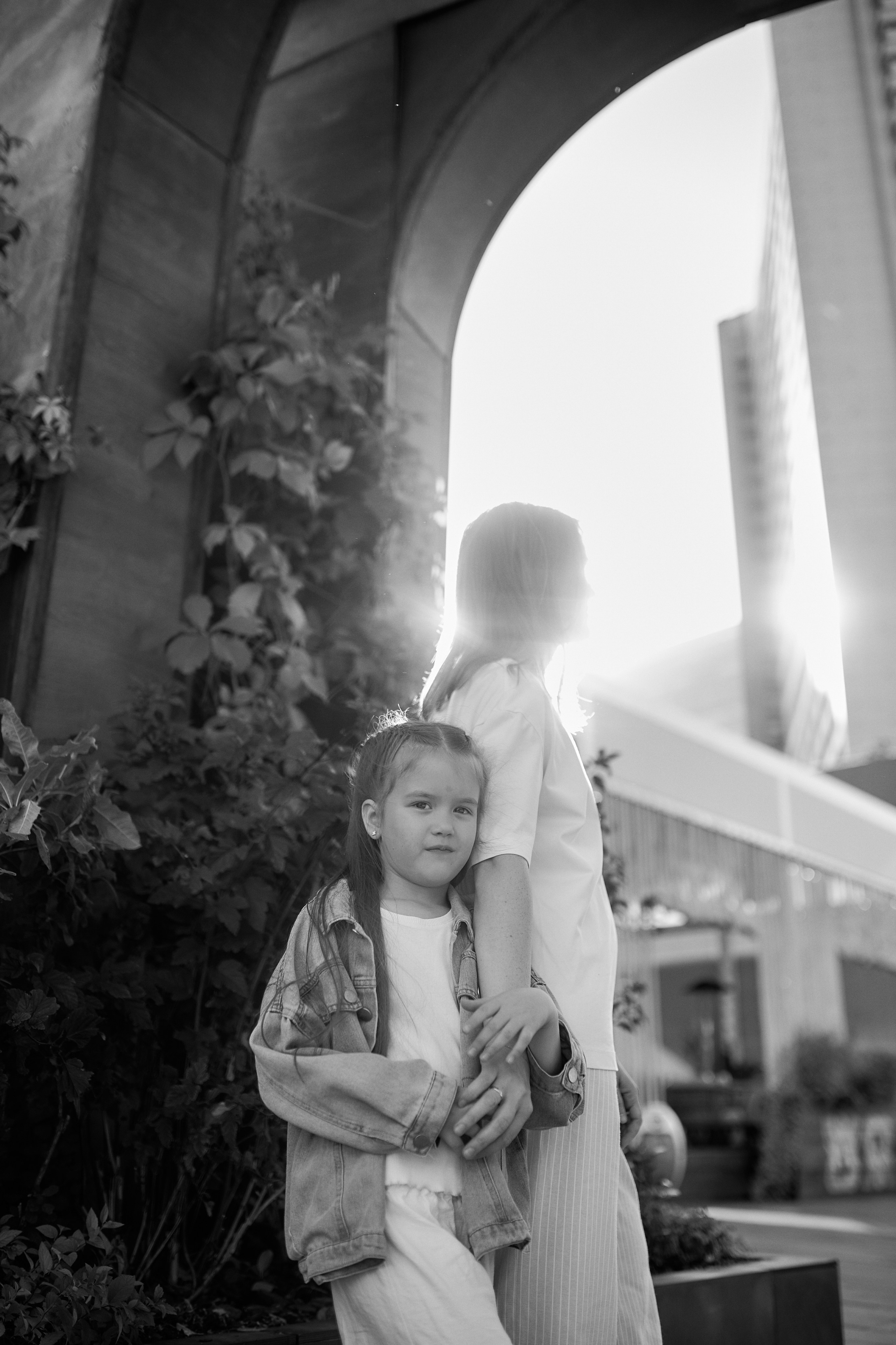 Катя и Ника. Прогулка по Новому Арбату. Семейный и свадебный lifestyle-фотограф в Москве Мария Петрова