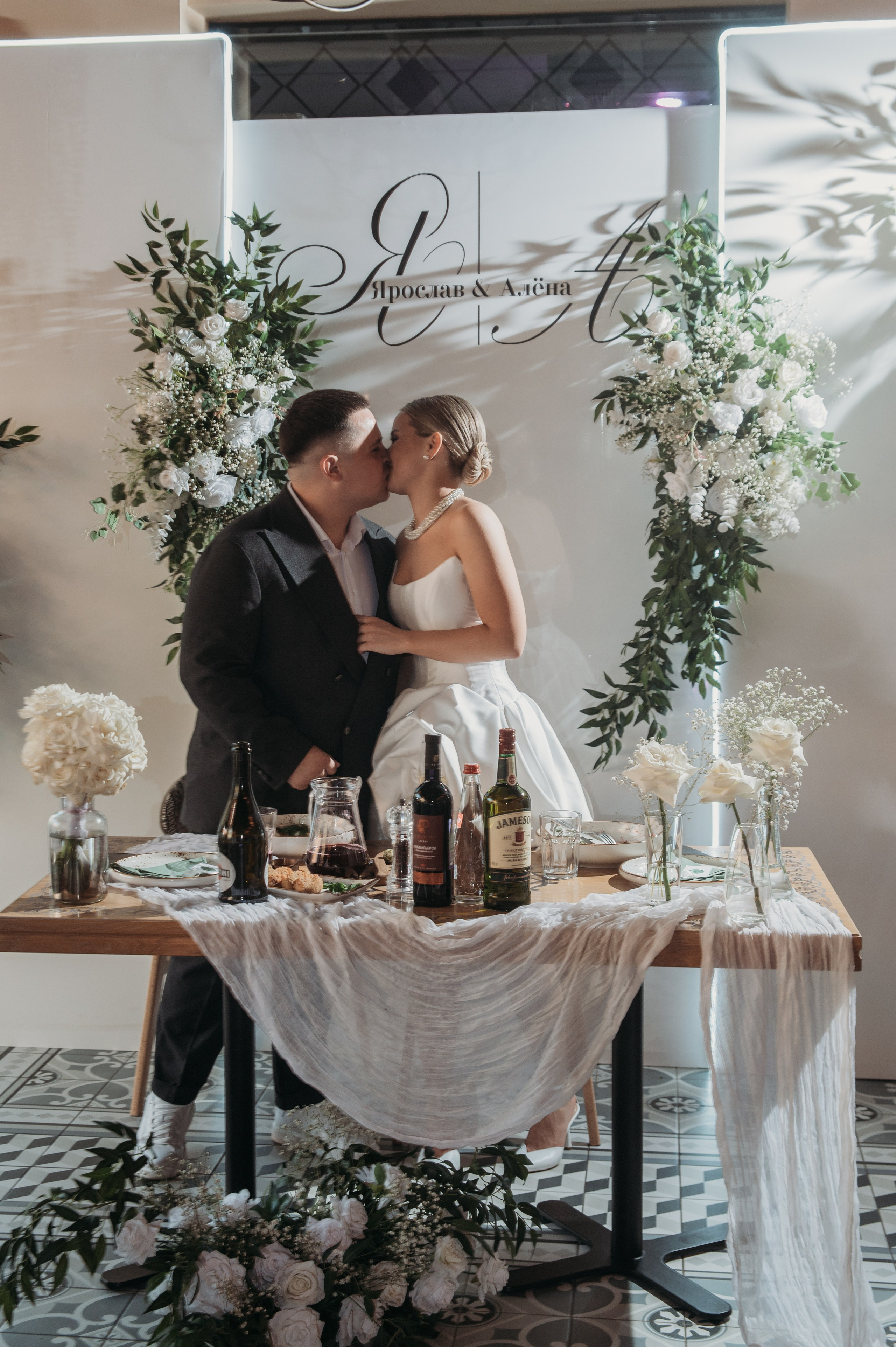 Свадебная фотосессия в Завидово гольф поле с утром невесты и красивым свадебным банкетом. Свадебный фотограф в Твери, Москве и Санкт-Петербурге Денисова Екатерина