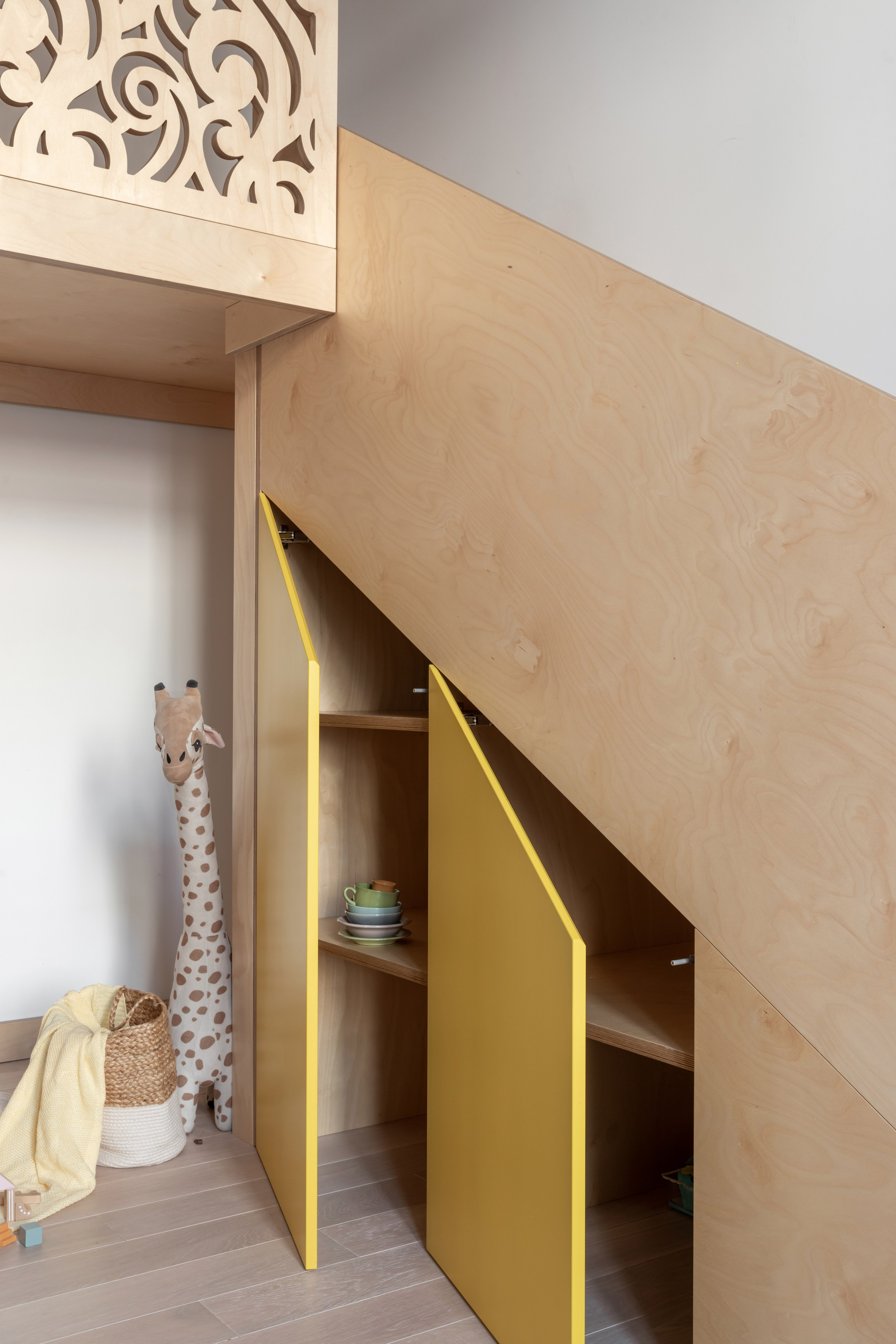 Квартира с мебелью из фанеры. Наталья Мавренкова интерьерный фотограф, декоратор в Санкт-Петербурге