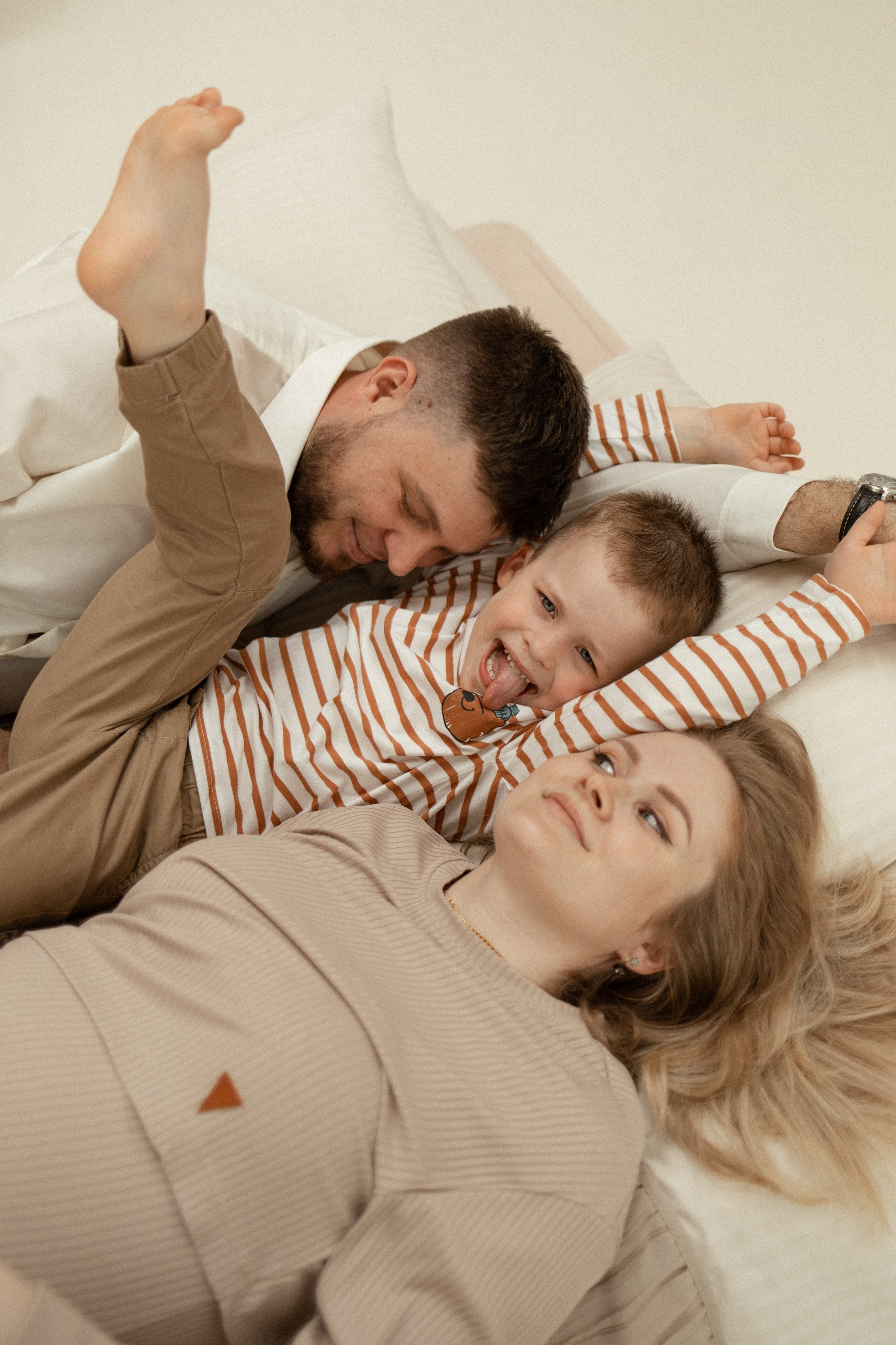 Павел, Костик и Екатерина с животиком. Семейный фотограф Челябинск