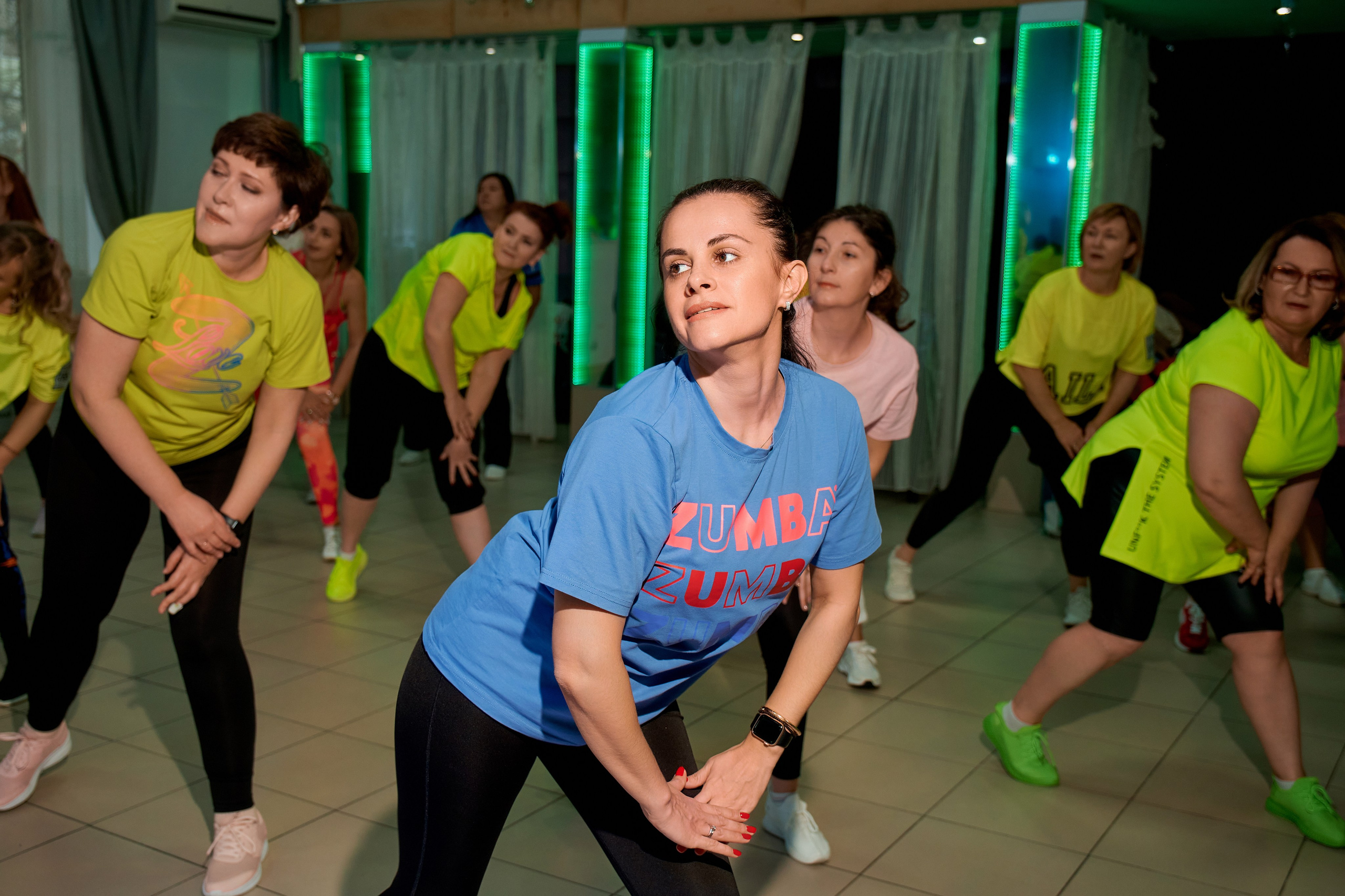 Благотворительная тренировка ЗУМБА. Арт-кафе «Чайка». Фотограф Таганрог Анна Трайжон