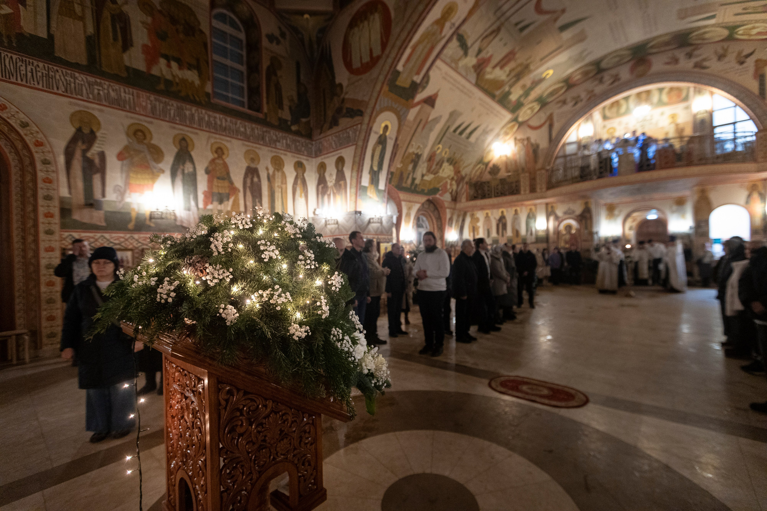 Рождество в храме Св. Вмч. Димитрия Солунского. Интерьерный фотограф в Москве Роман Потапов