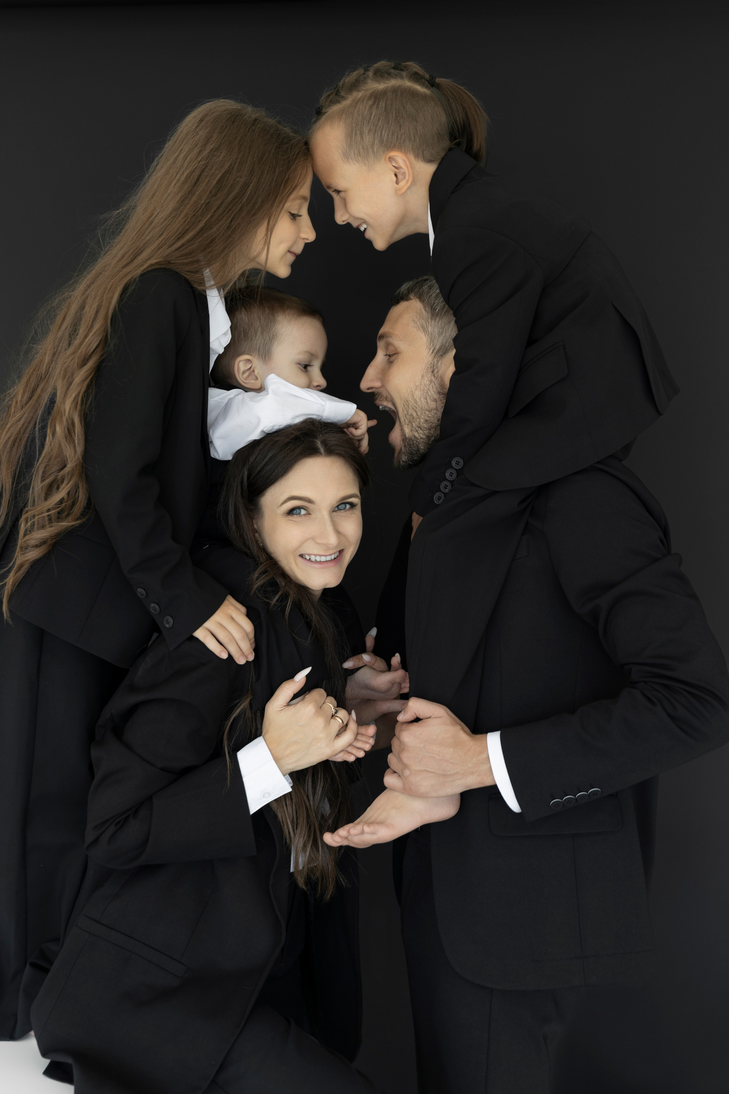 Руслана с семьей. Главная