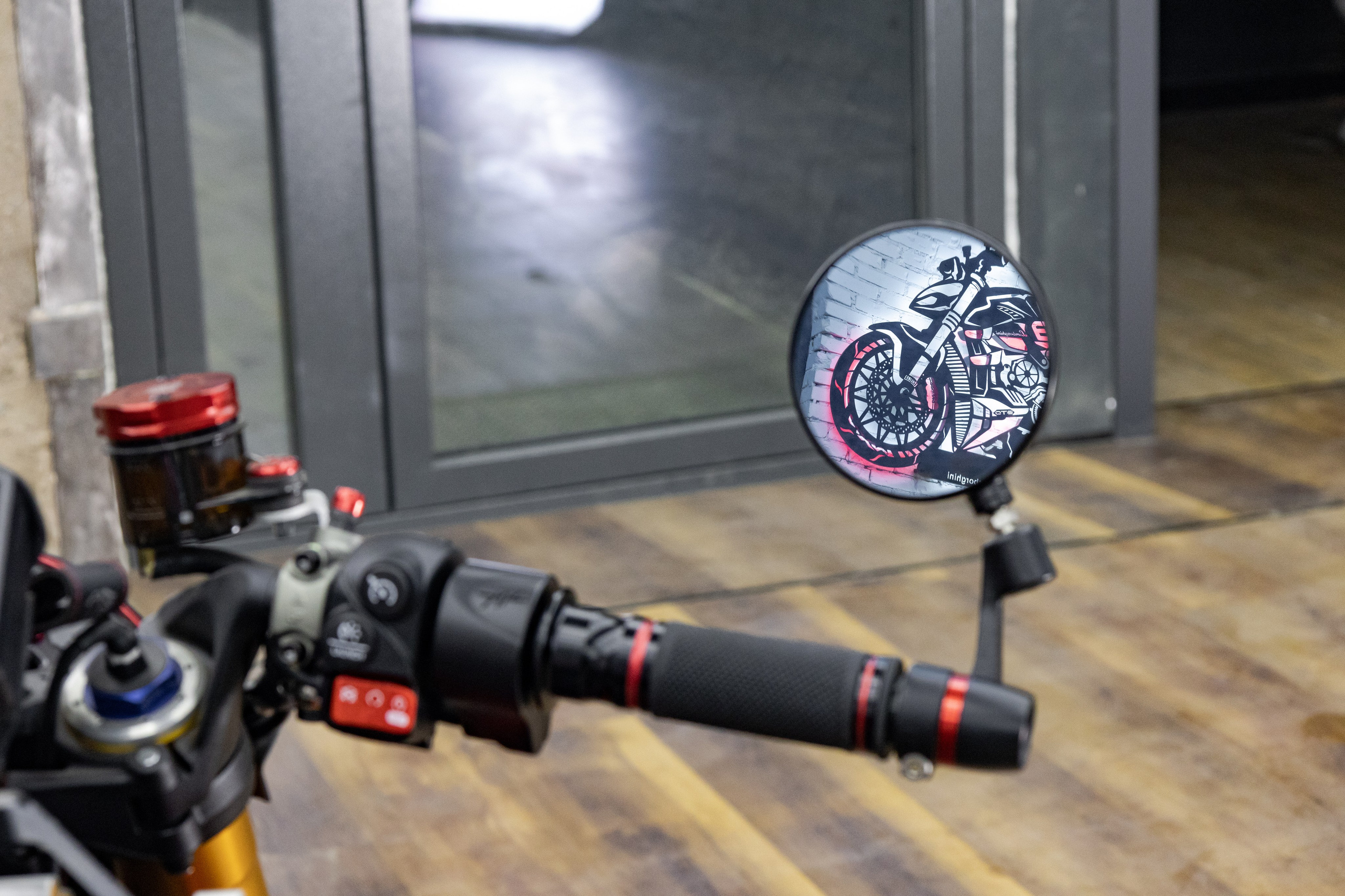 Фотосессия с мотоциклами и автомобилями. Предметный фотограф в Москве и Московской области