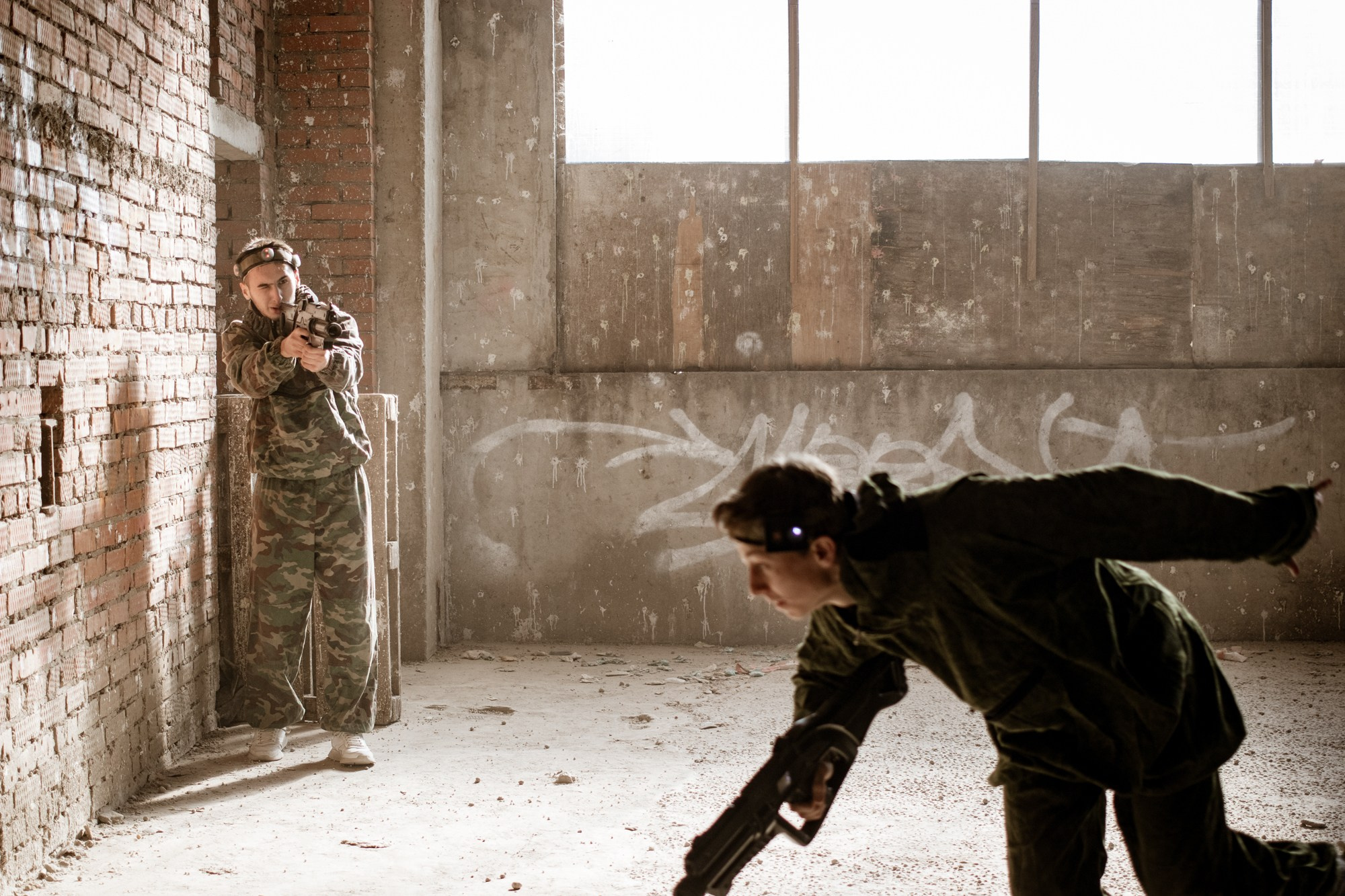 Лазертаг на заводе ЗИП. Репортажный, промышленный и маркетплейс-фотограф Дмитрий Чернат