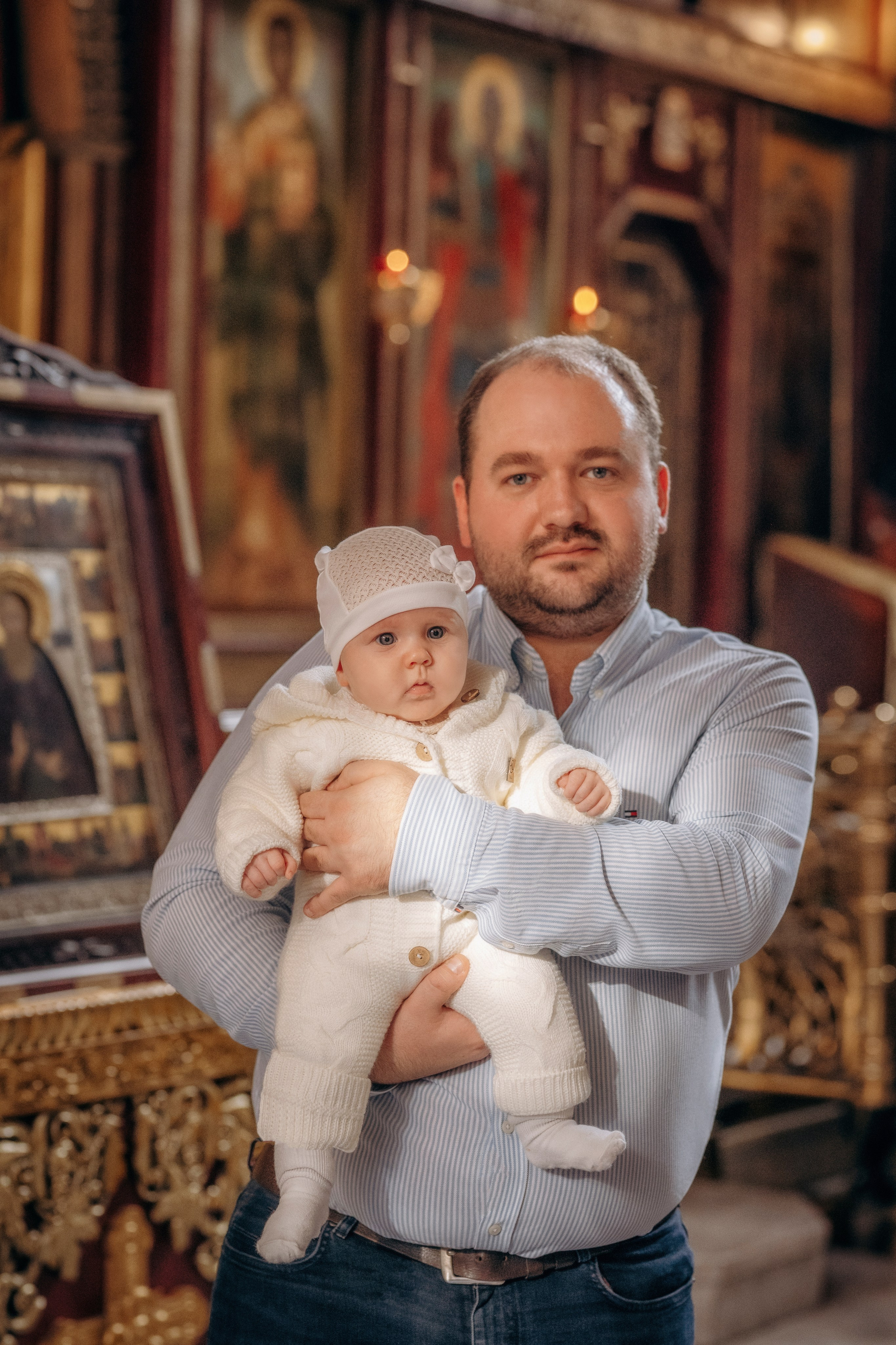 Крещение в храме Архангела Михаила в Тропарево. Семейный фотограф и фотограф на таинства в Москве Юлия Калайджян