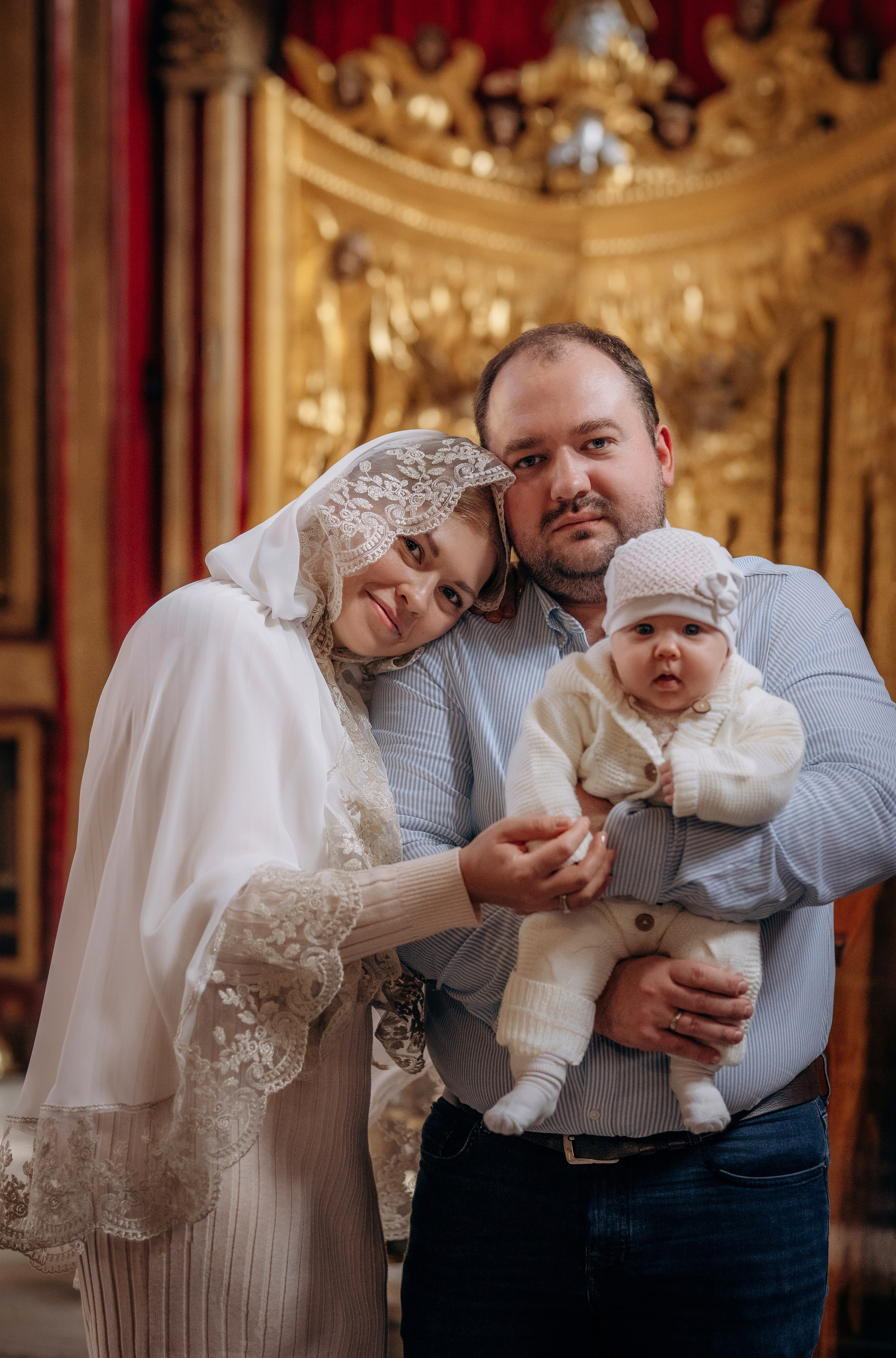Крещение в храме Архангела Михаила в Тропарево. Семейный фотограф и фотограф на таинства в Москве Юлия Калайджян